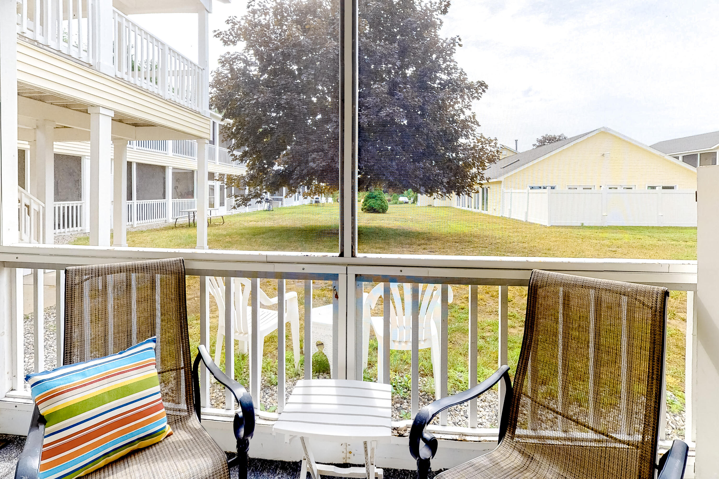 1762 Post Road, 130