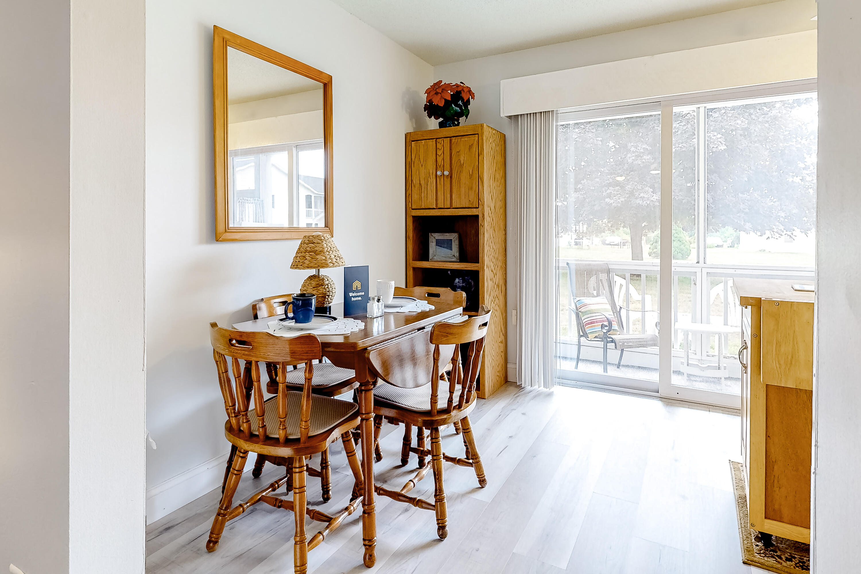 1762 Post Road, 130