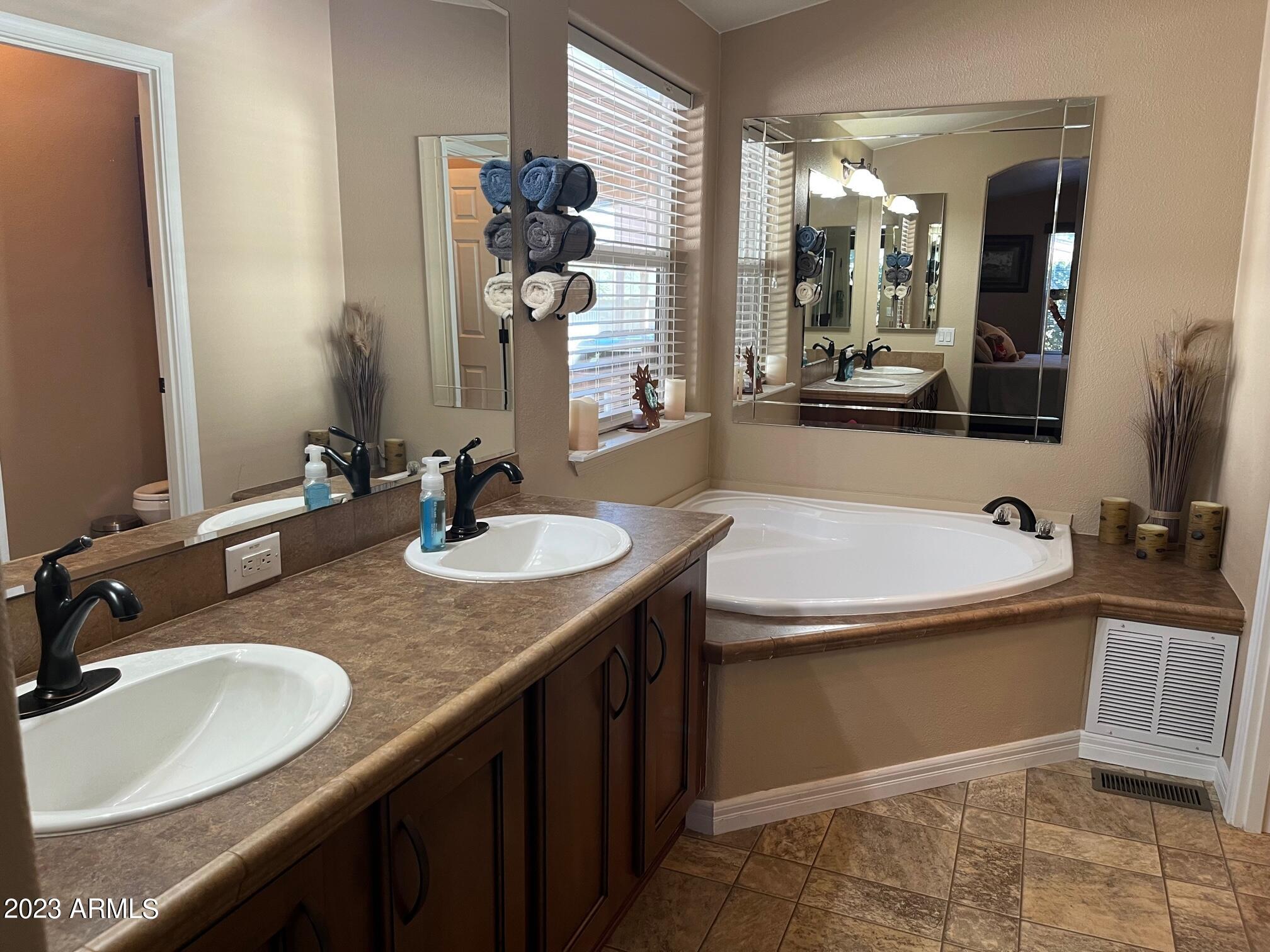 3901 E PINNACLE PEAK Road, 310