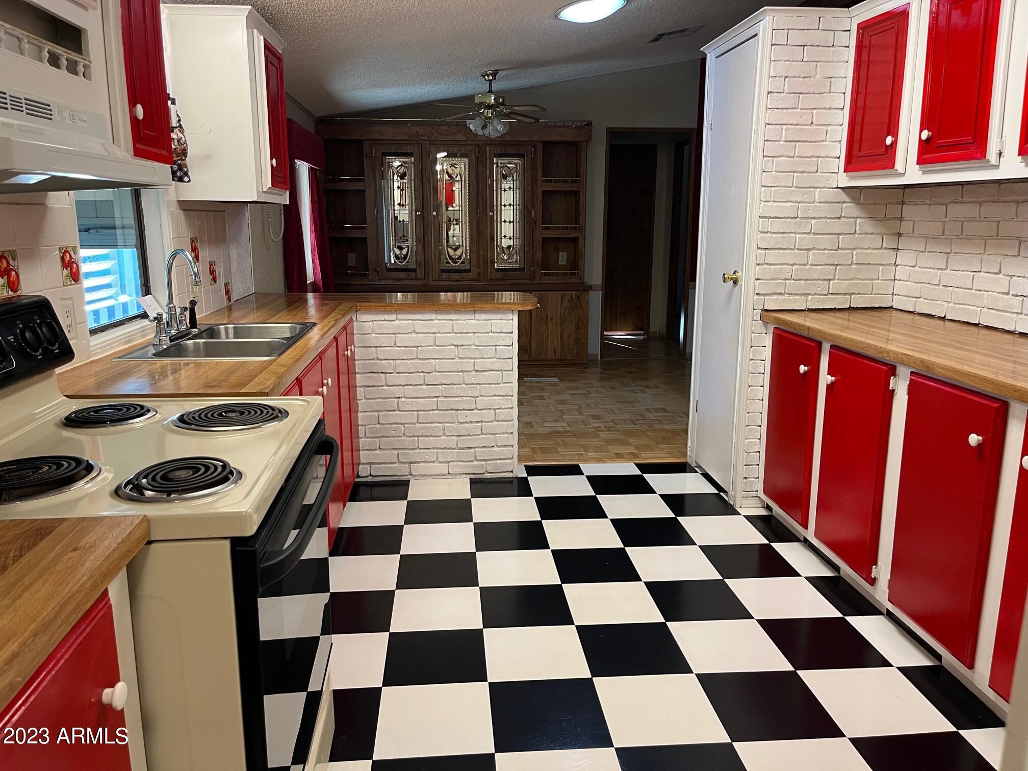 3901 E PINNACLE PEAK Road, 159