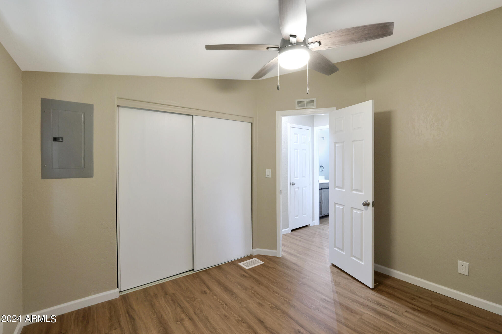 3901 E PINNACLE PEAK Road, 242