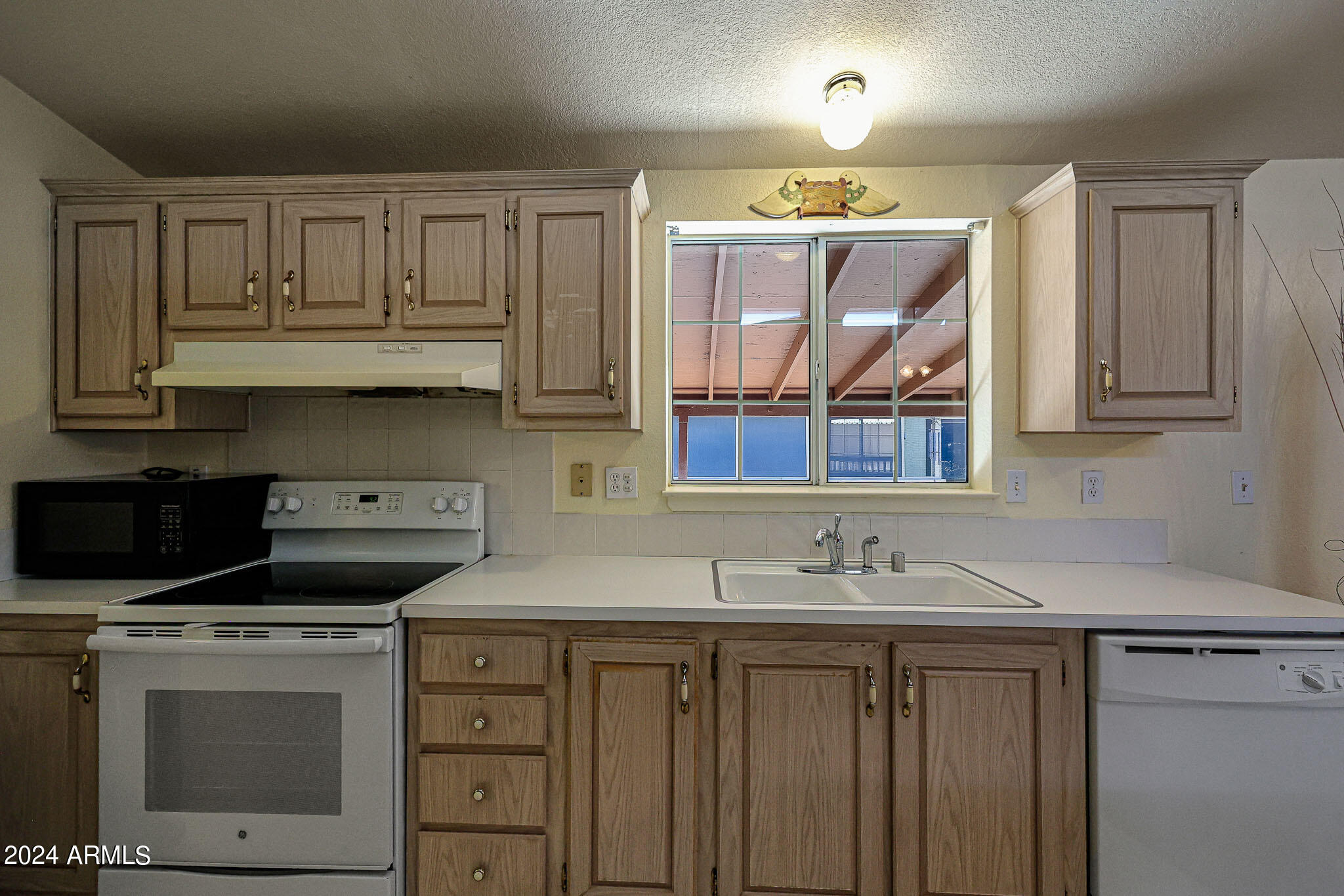 3901 E PINNACLE PEAK Road, 42
