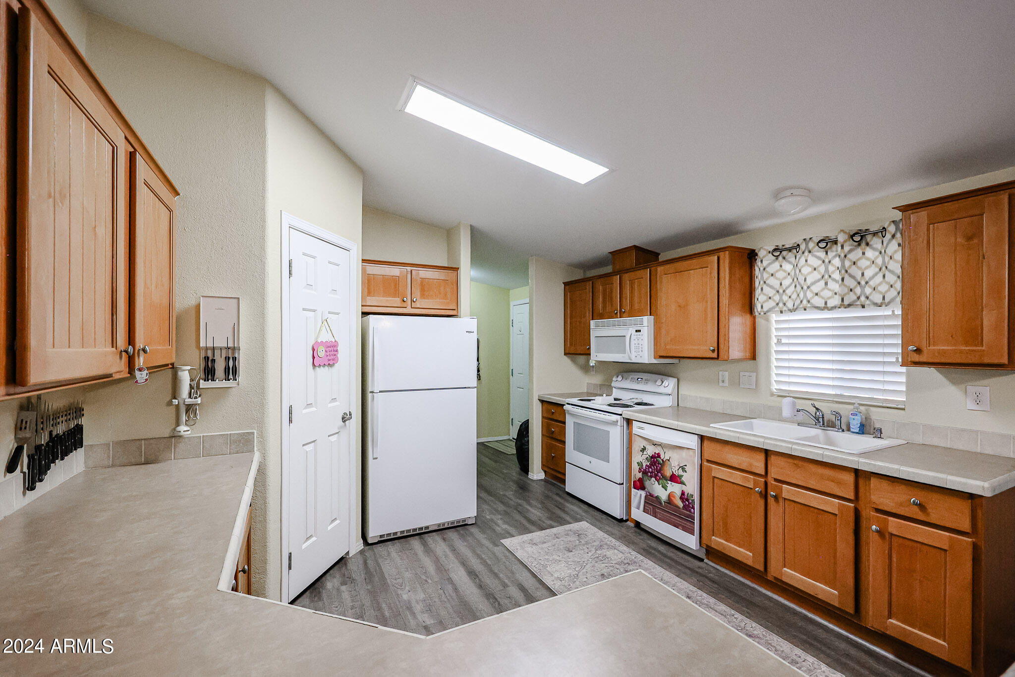 3901 E PINNACLE PEAK Road, 83