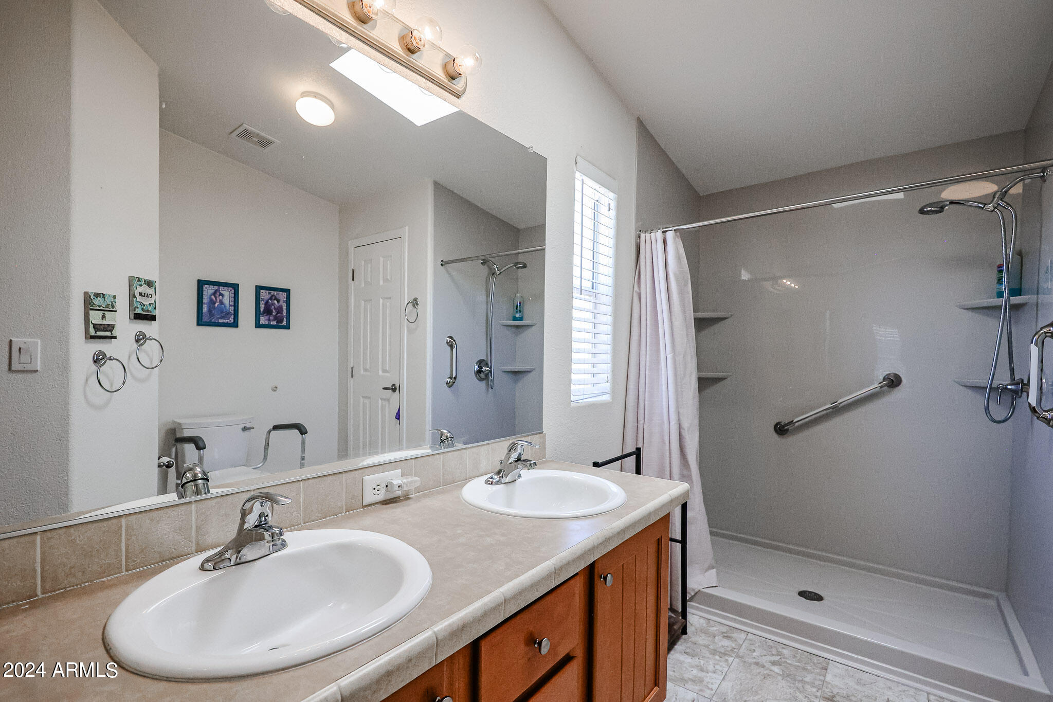 3901 E PINNACLE PEAK Road, 83