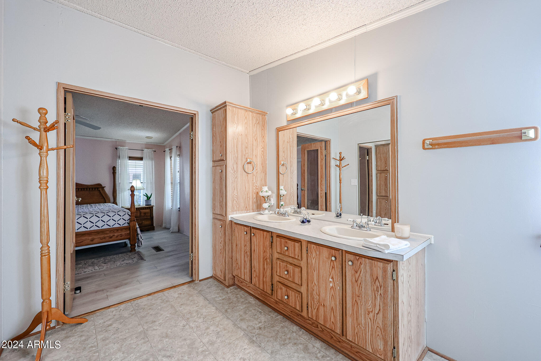 3901 E PINNACLE PEAK Road, 214