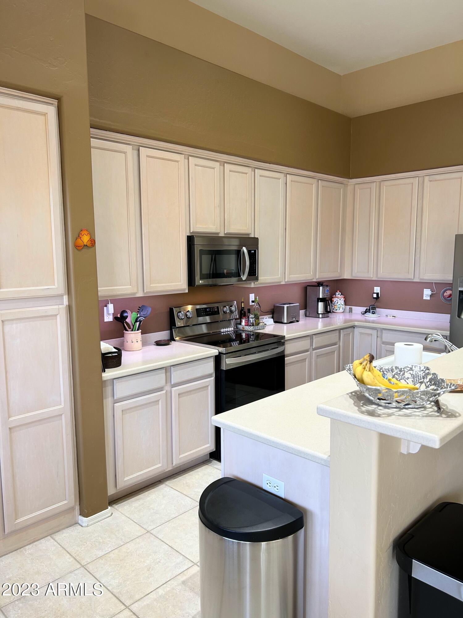 5004 E DESERT VISTA Trail