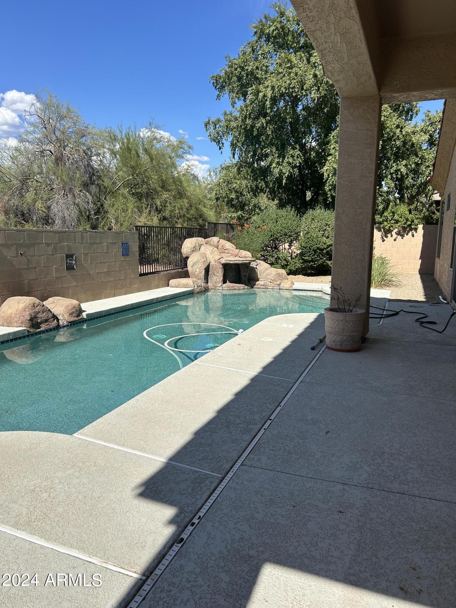5004 E DESERT VISTA Trail
