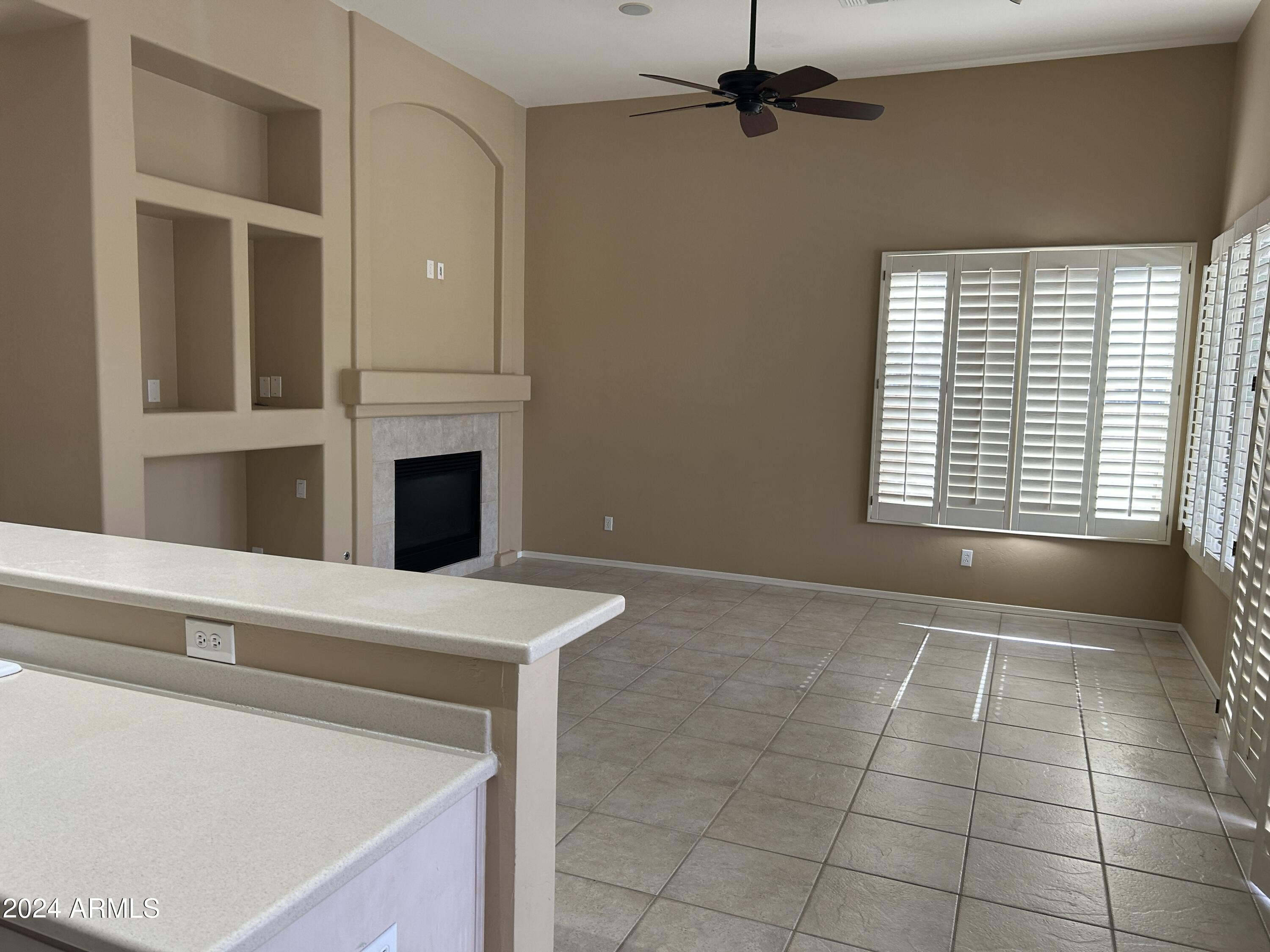 5004 E DESERT VISTA Trail