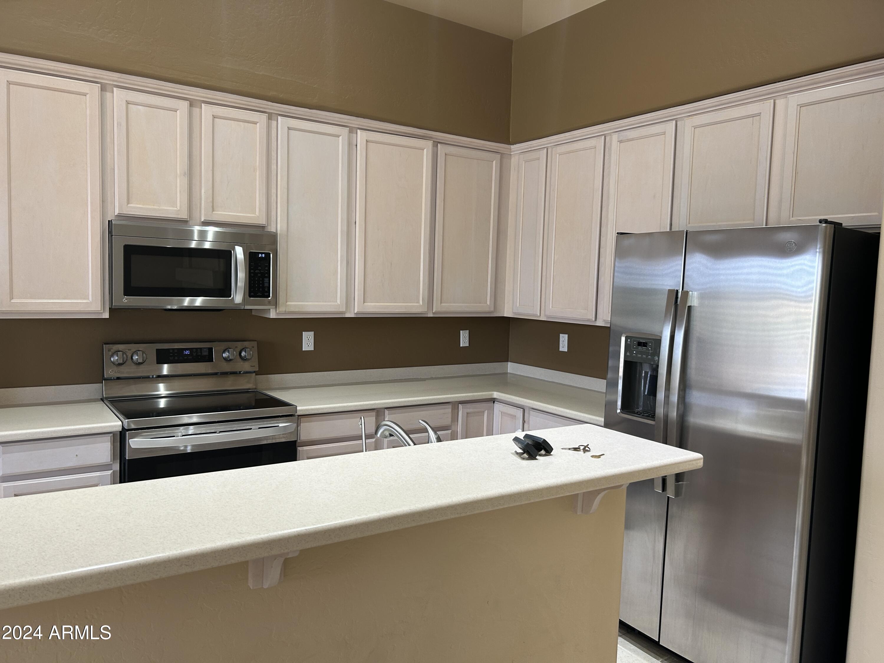 5004 E DESERT VISTA Trail