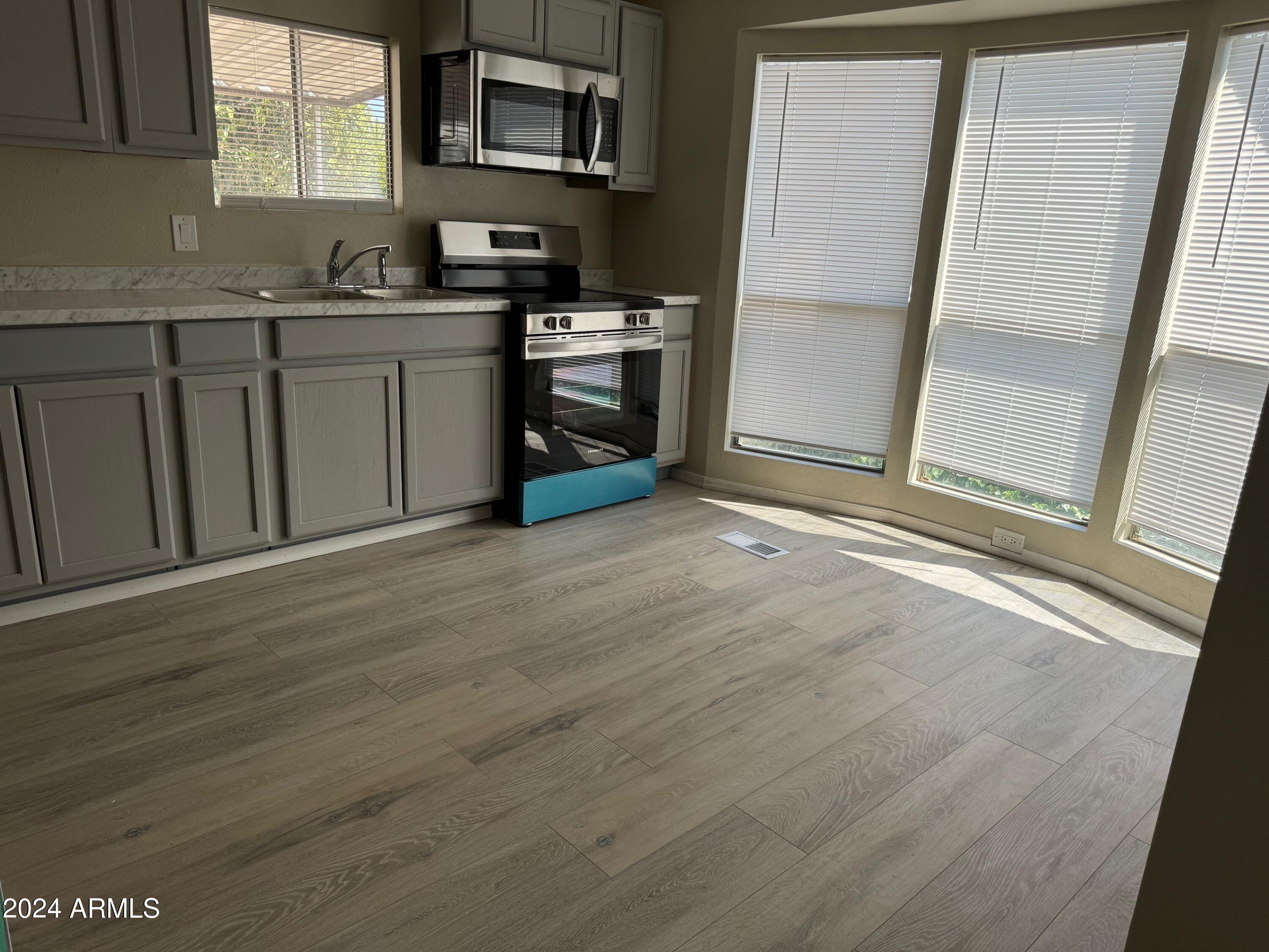 18026 N CAVE CREEK Road, 101