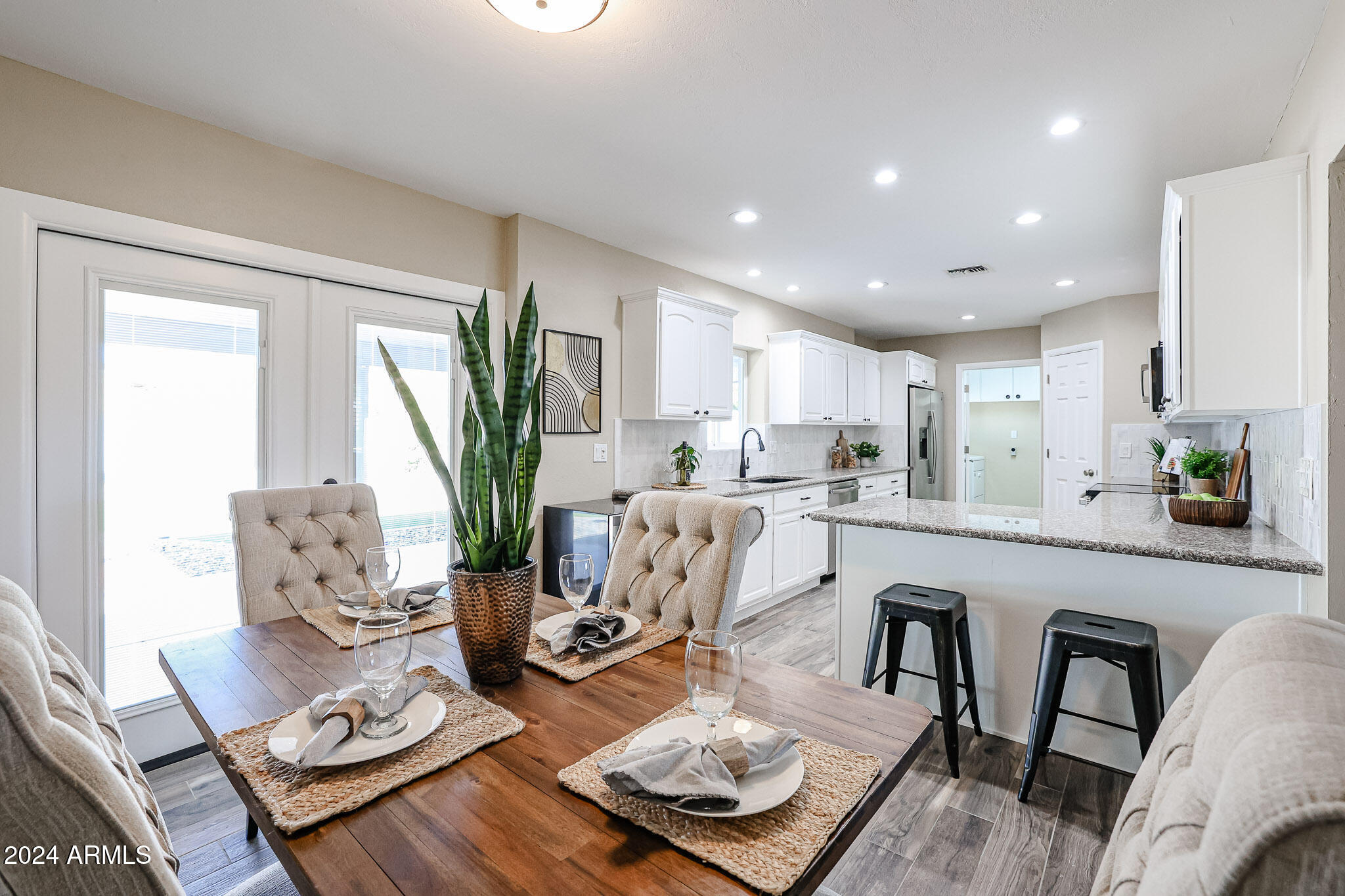 4320 E CALLE FELIZ