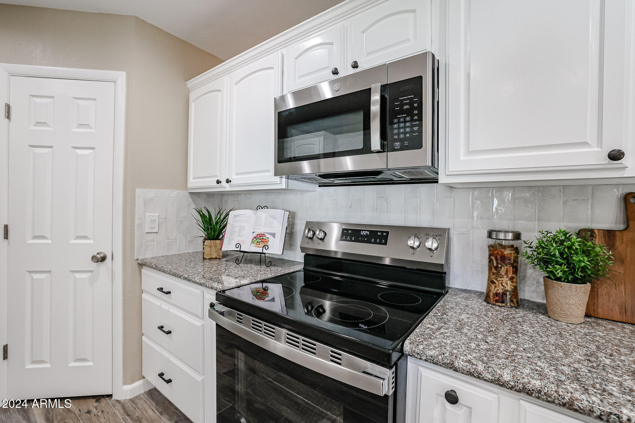 4320 E CALLE FELIZ