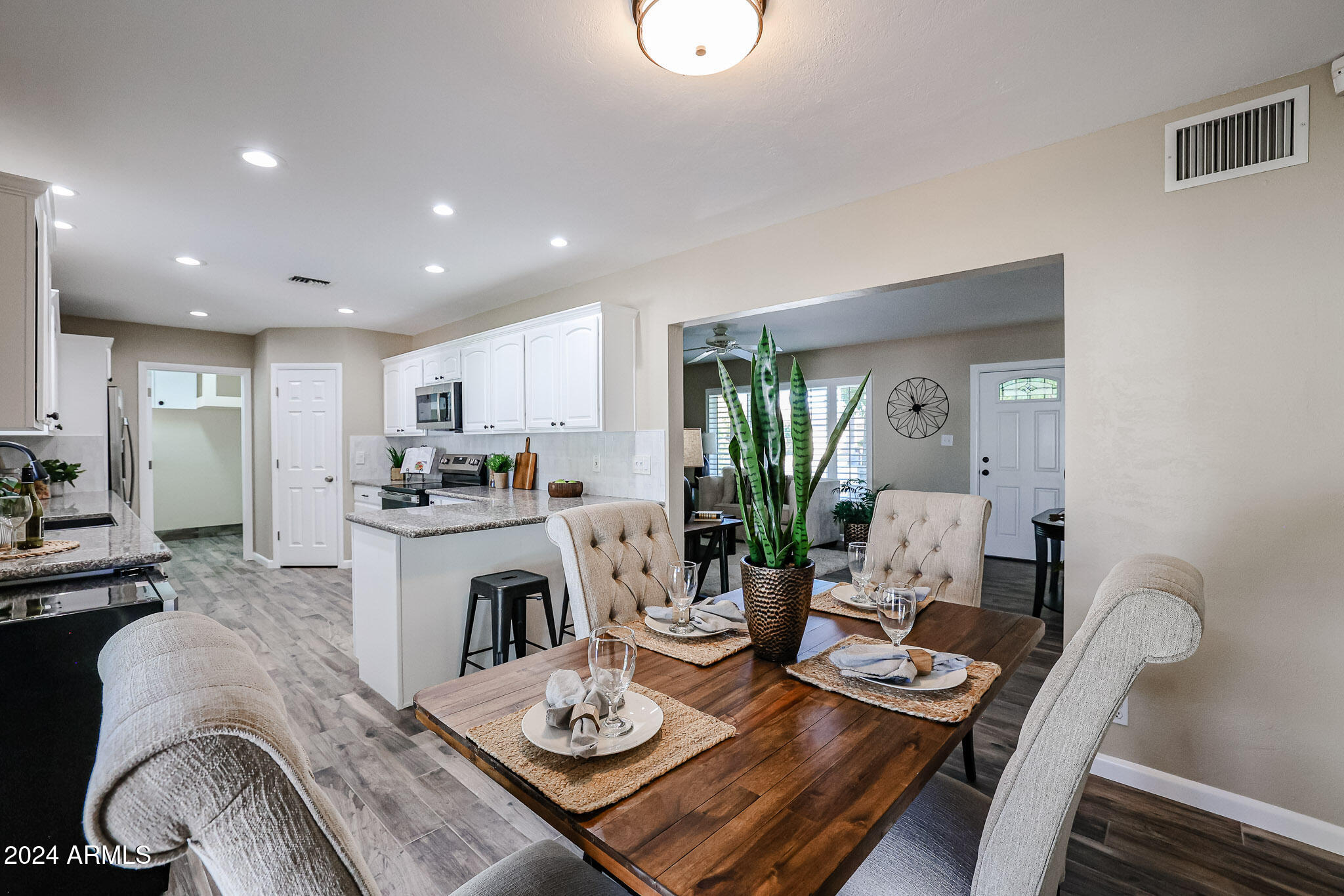 4320 E CALLE FELIZ