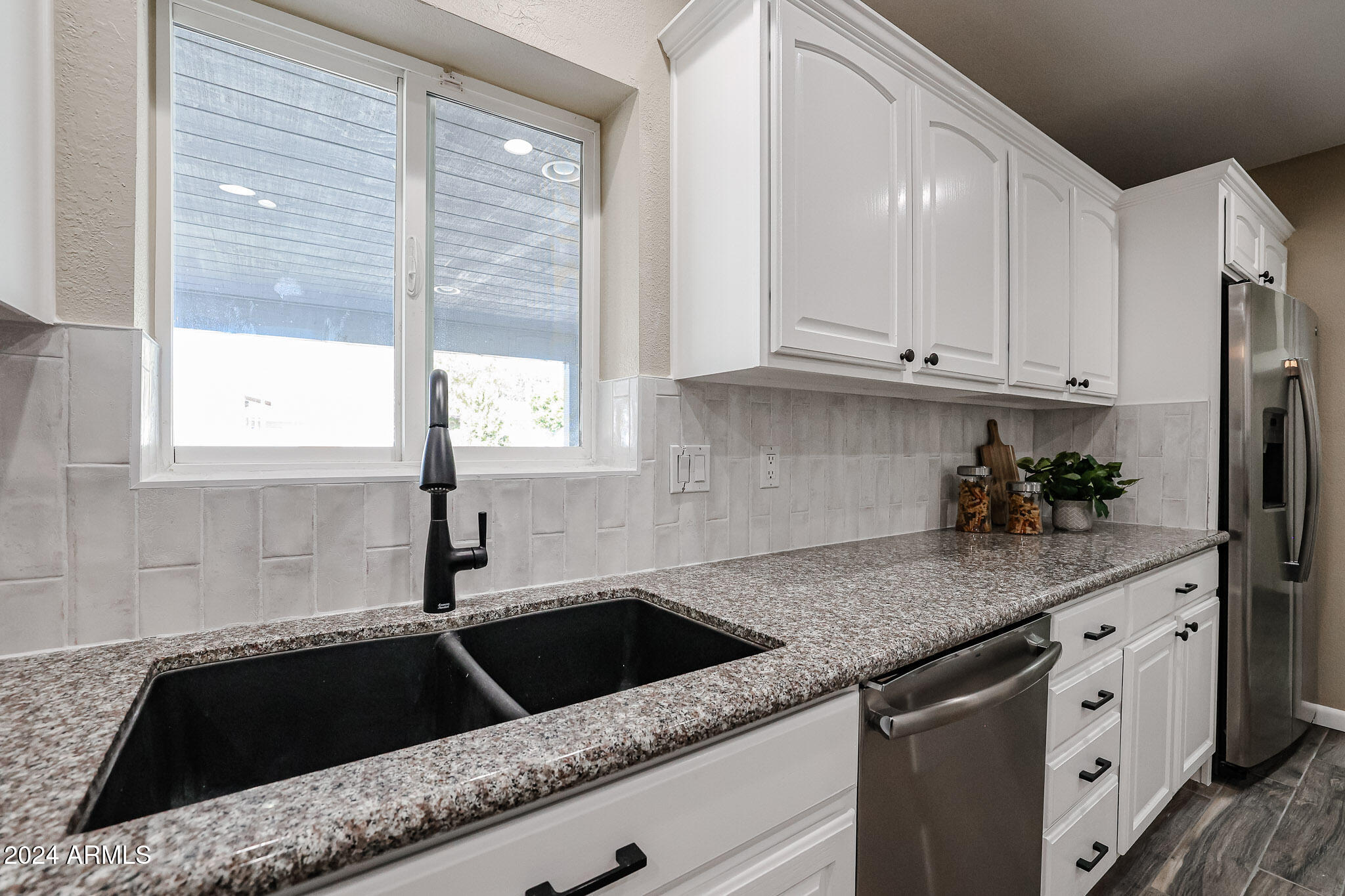 4320 E CALLE FELIZ
