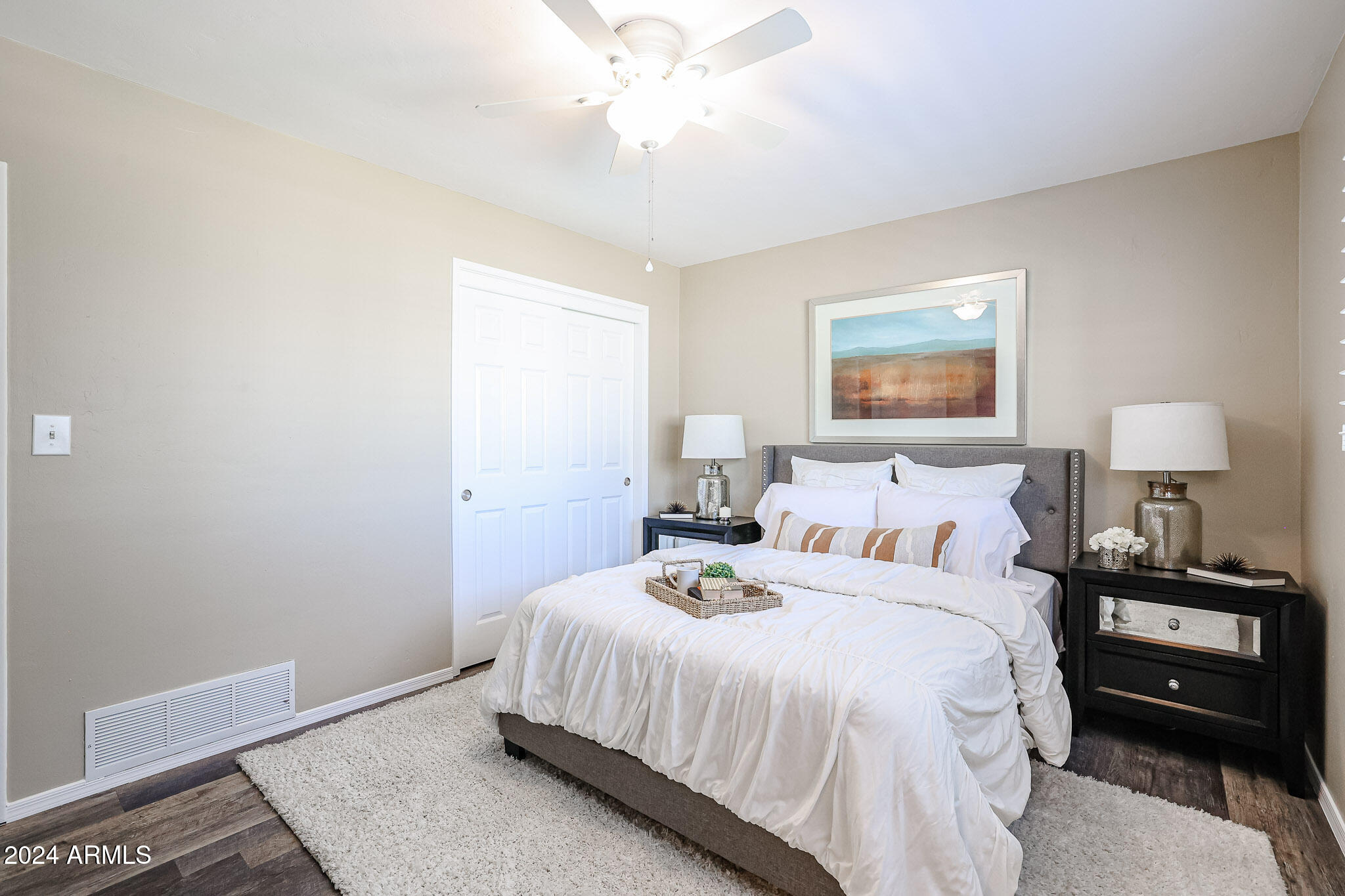 4320 E CALLE FELIZ