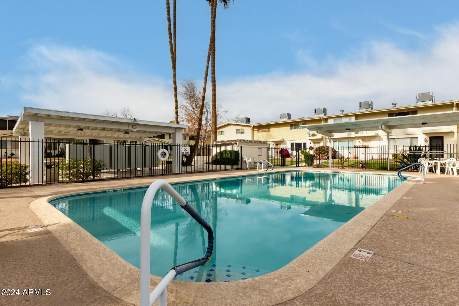 8211 E GARFIELD Street, J217