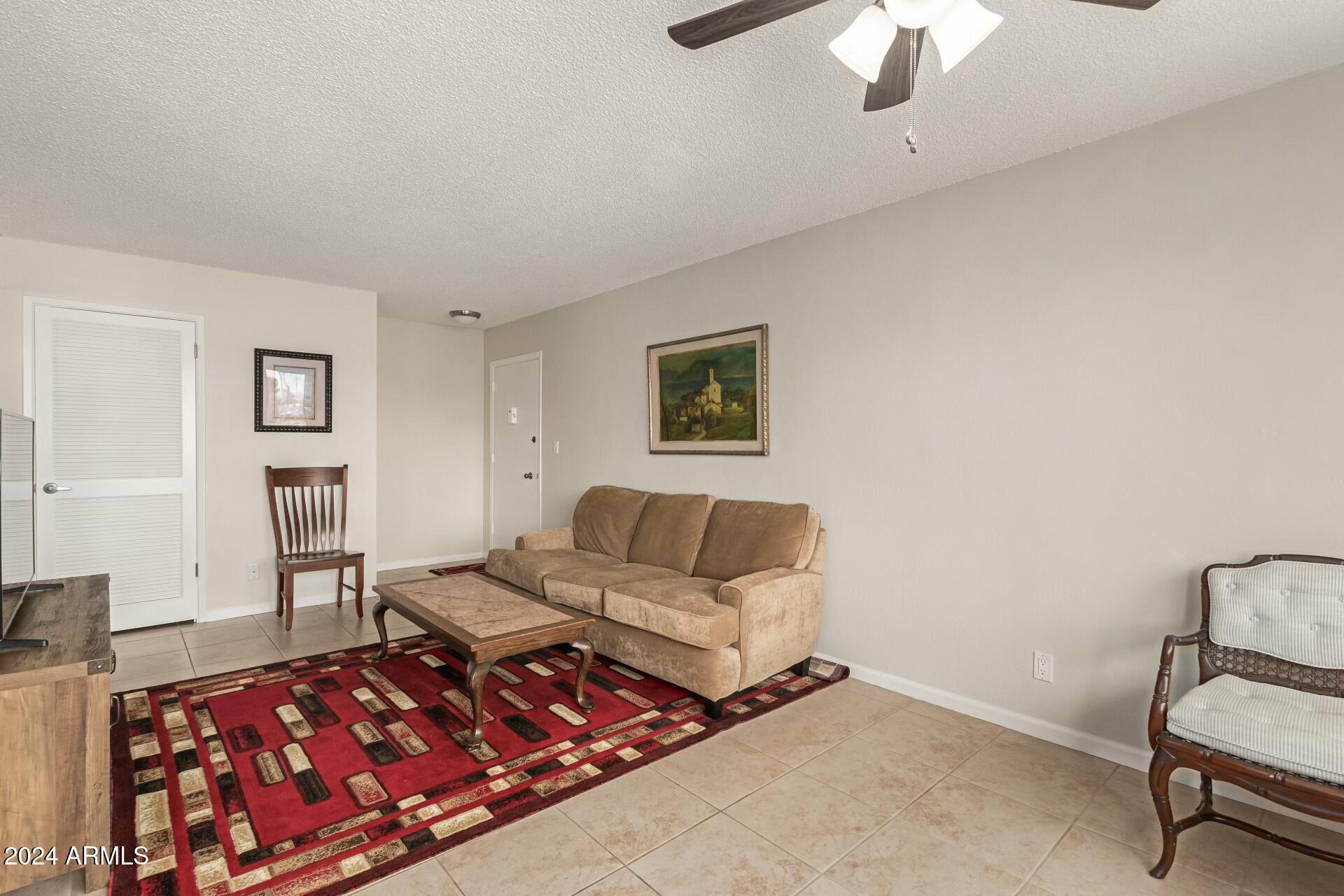 8211 E GARFIELD Street, J217