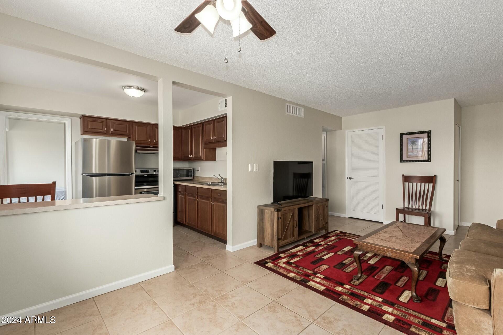 8211 E GARFIELD Street, J217