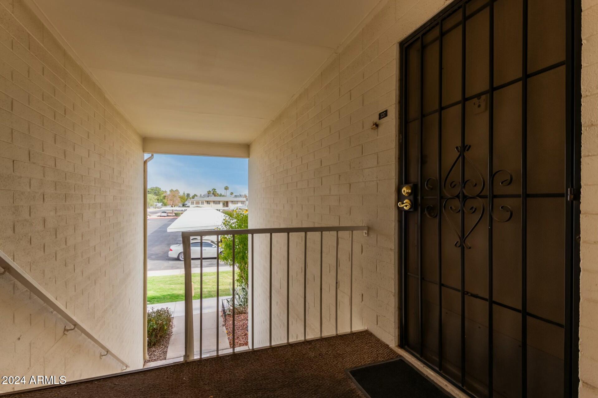 8211 E GARFIELD Street, J217