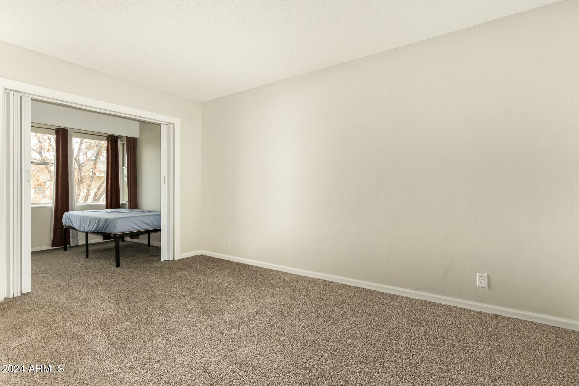 8211 E GARFIELD Street, J217