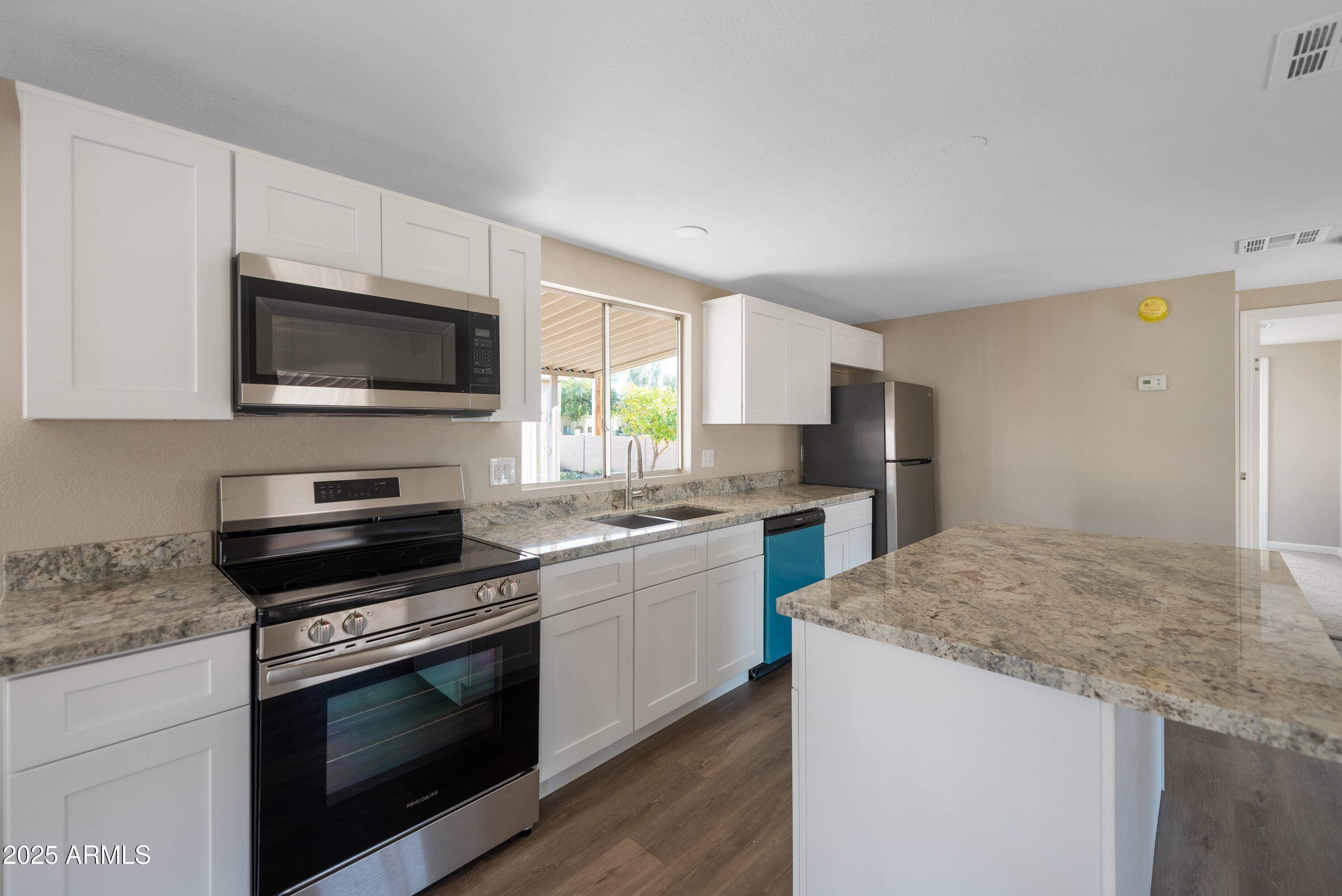 205 S HIGLEY Road, #4