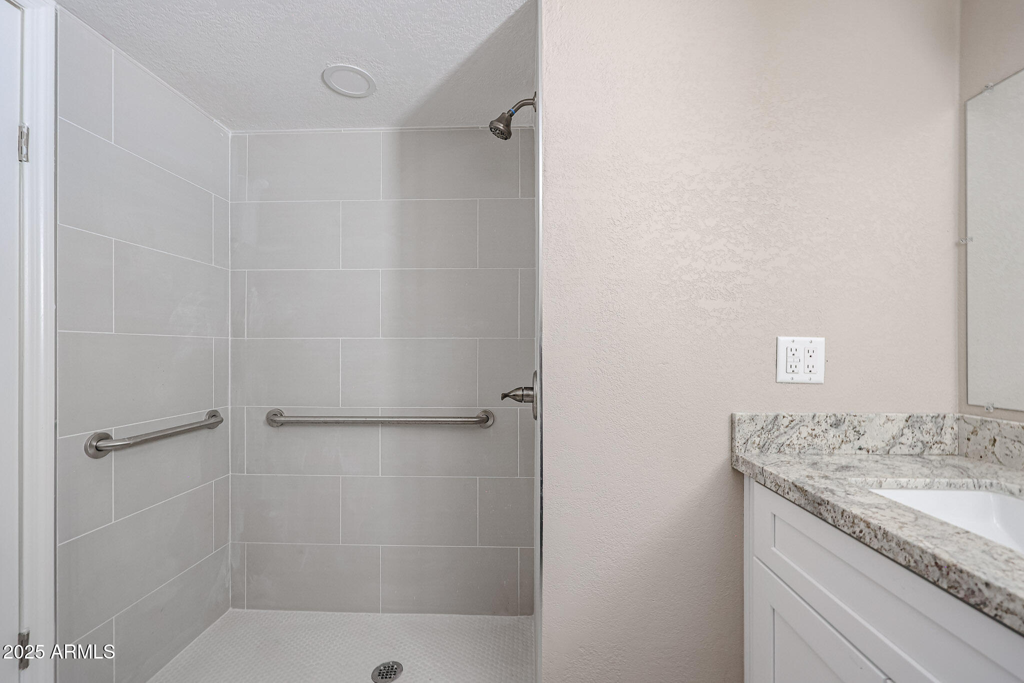 2701 E UTOPIA Road, 8