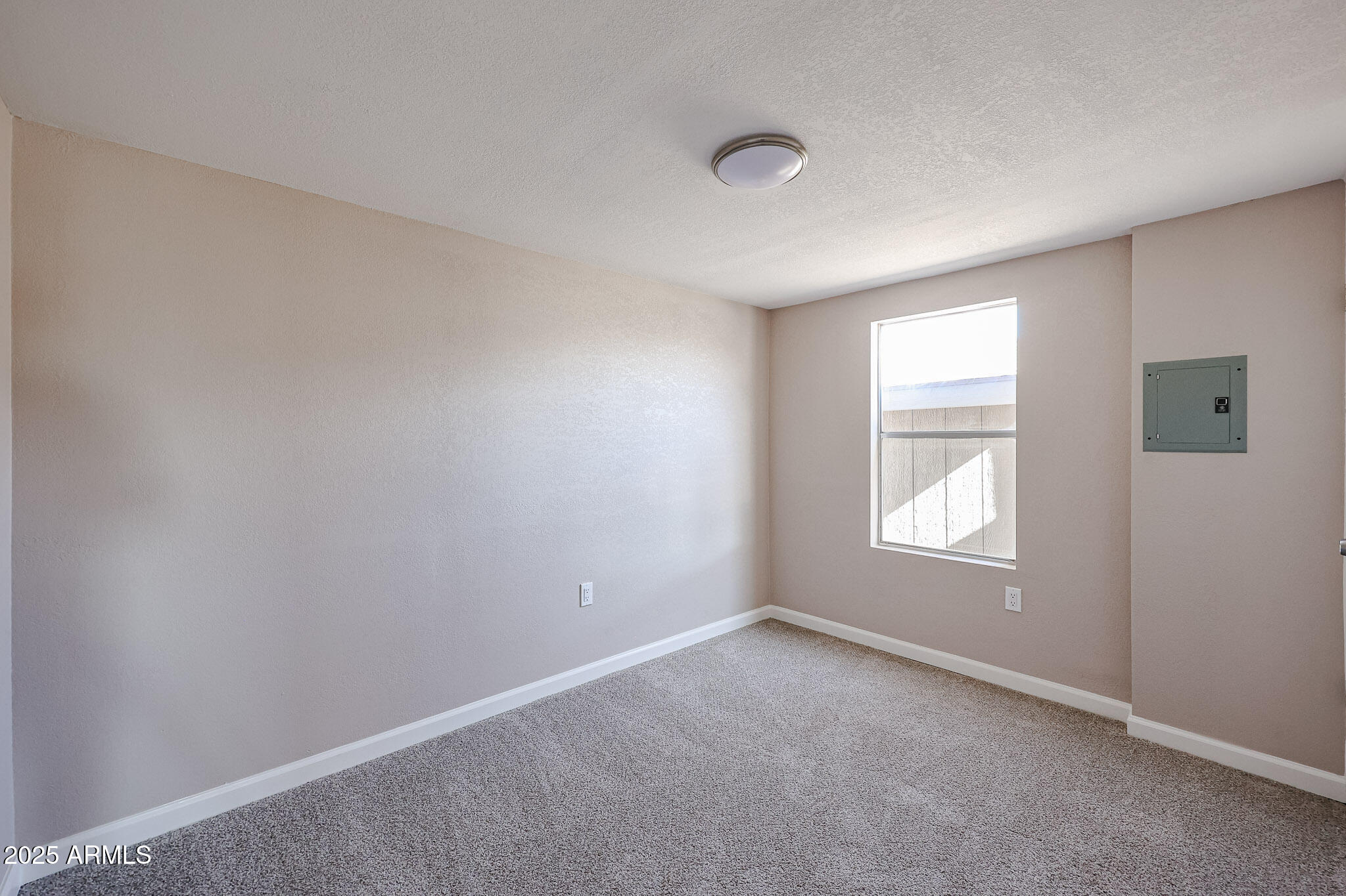 2701 E UTOPIA Road, 8