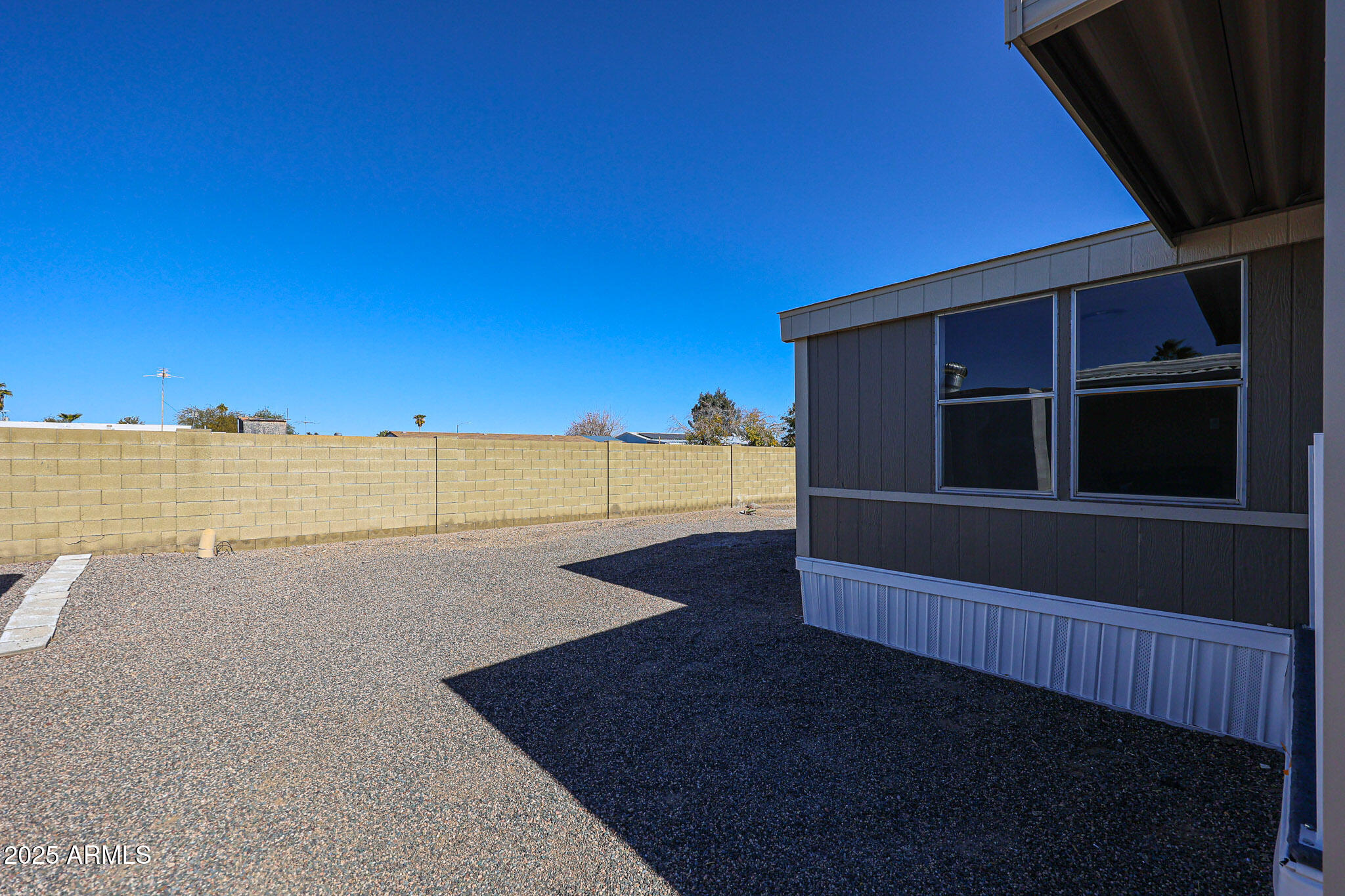 2701 E UTOPIA Road, 8