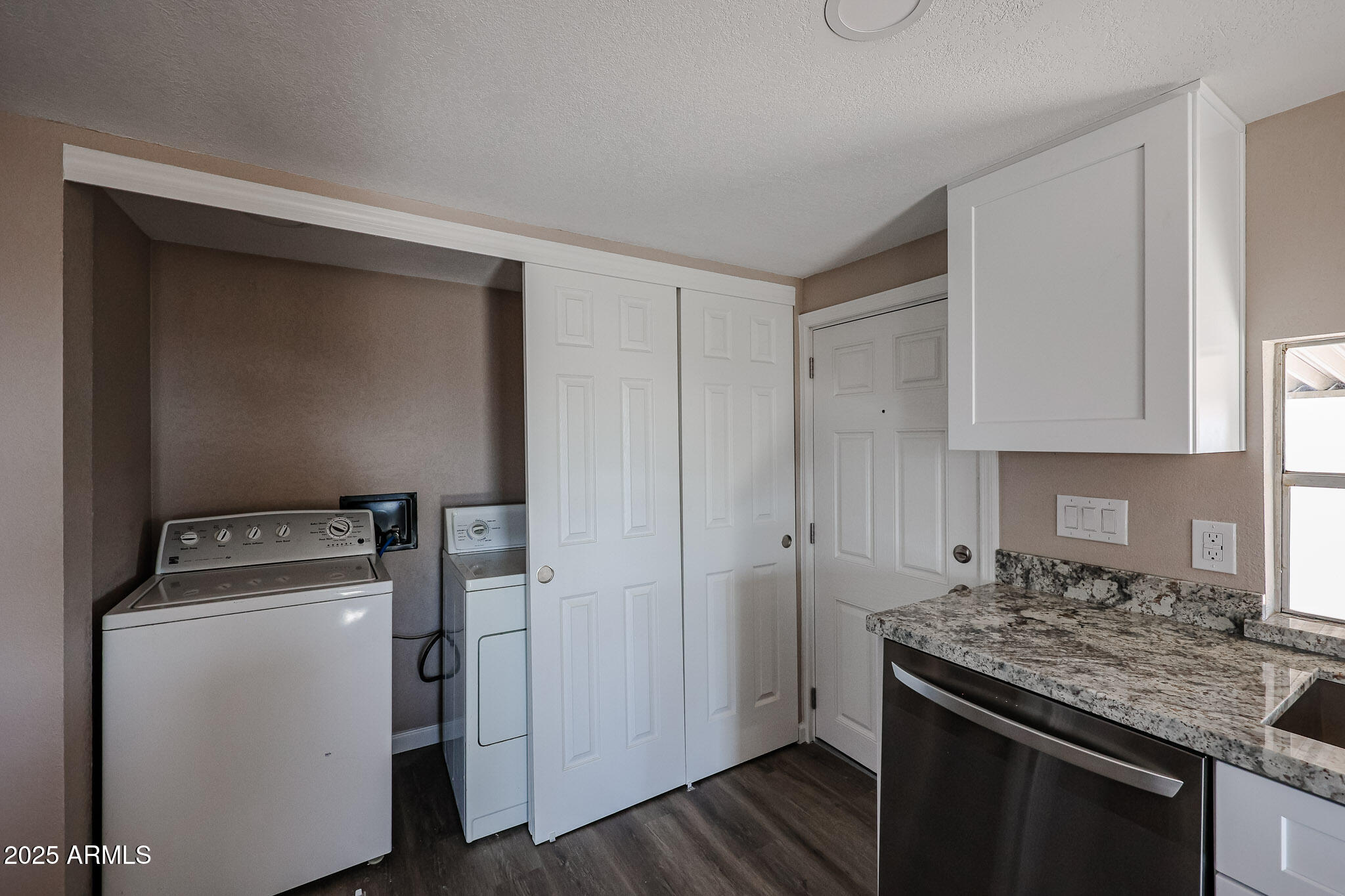 2701 E UTOPIA Road, 8