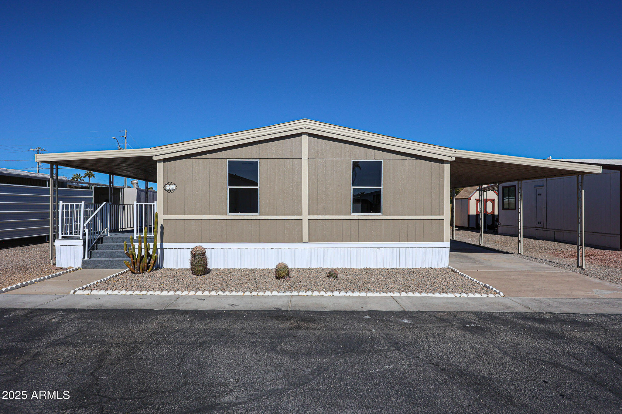 2701 E UTOPIA Road, 8