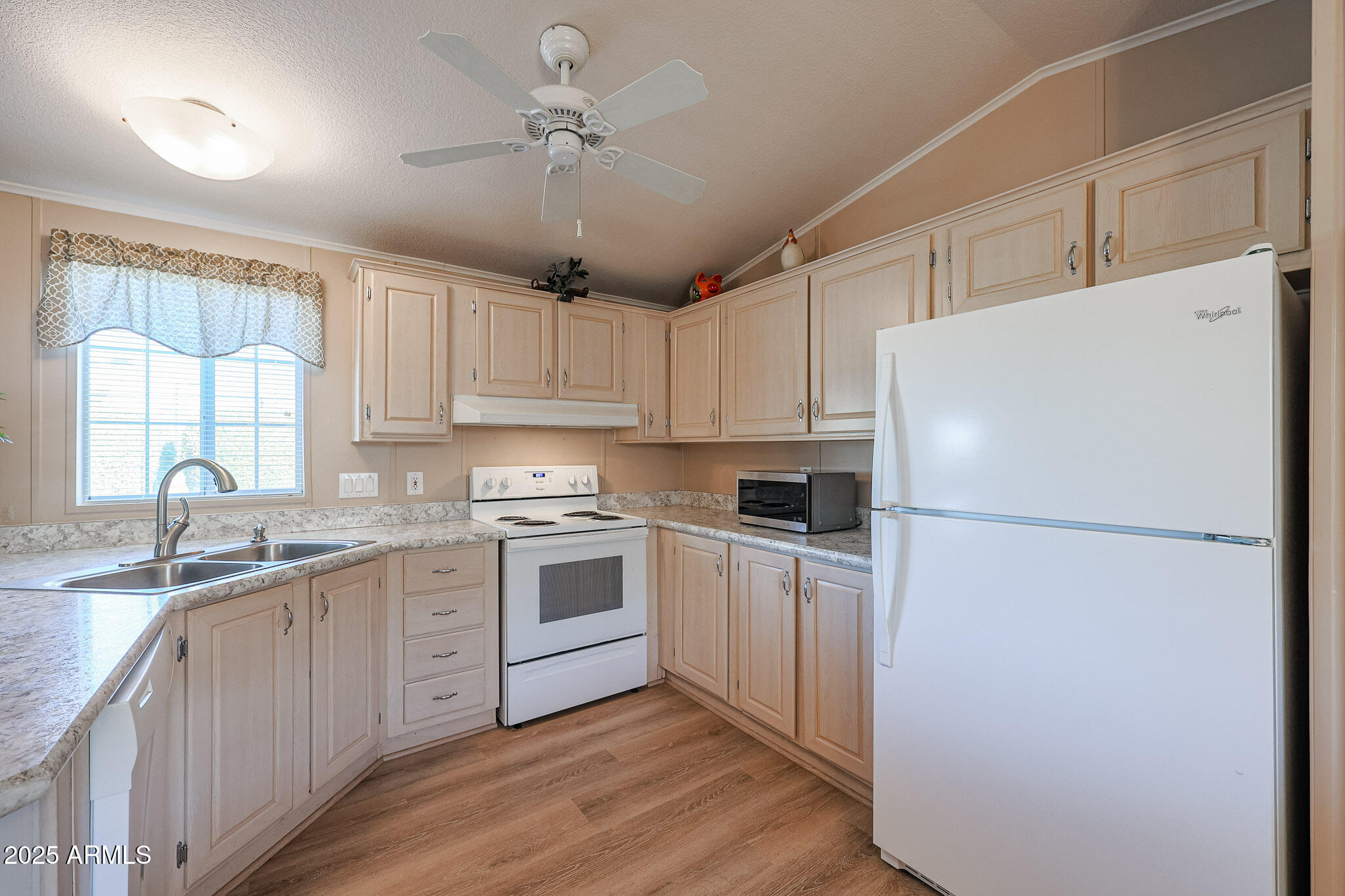 3901 E PINNACLE PEAK Road, 415