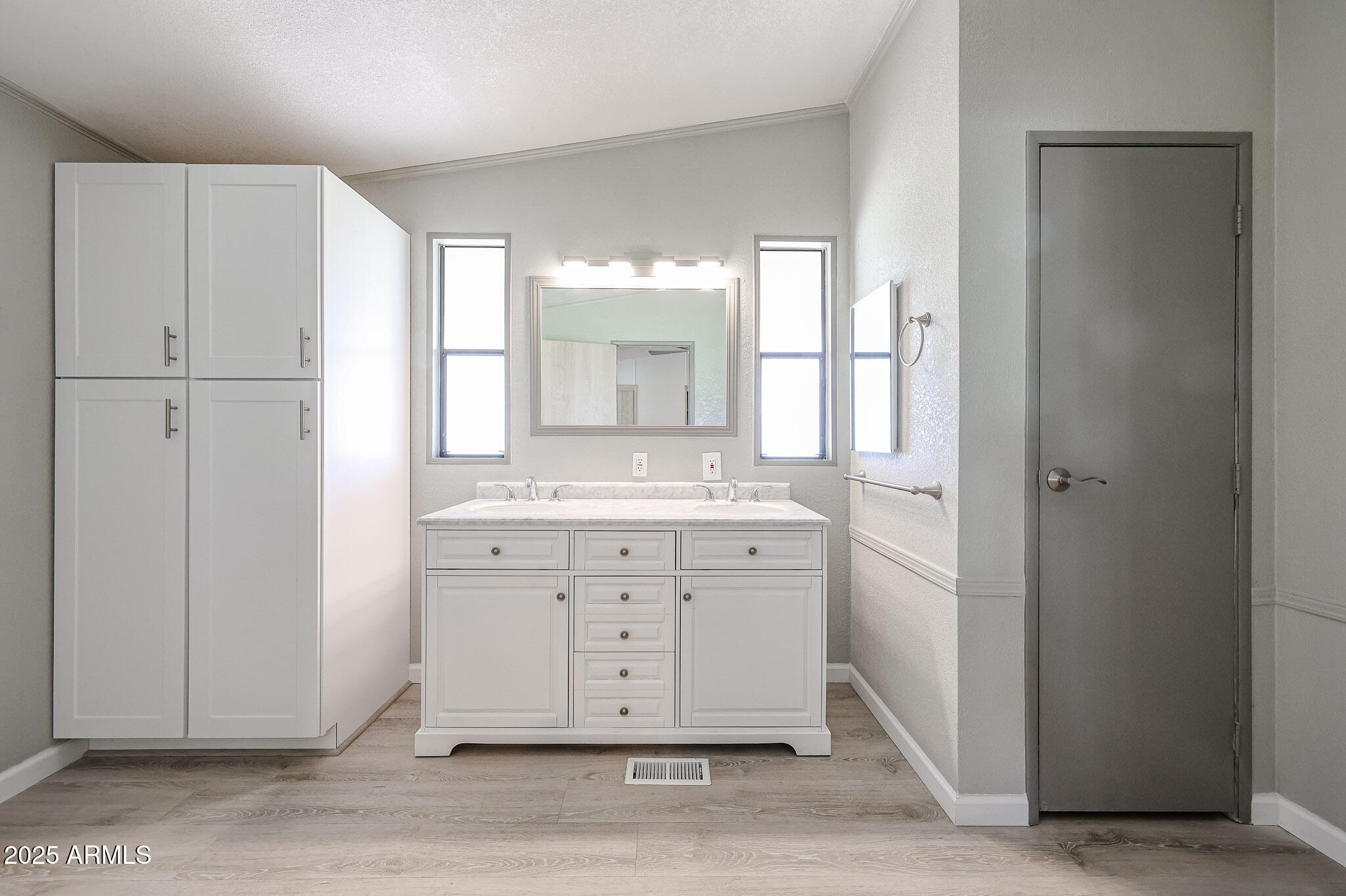 3901 E PINNACLE PEAK Road, 406
