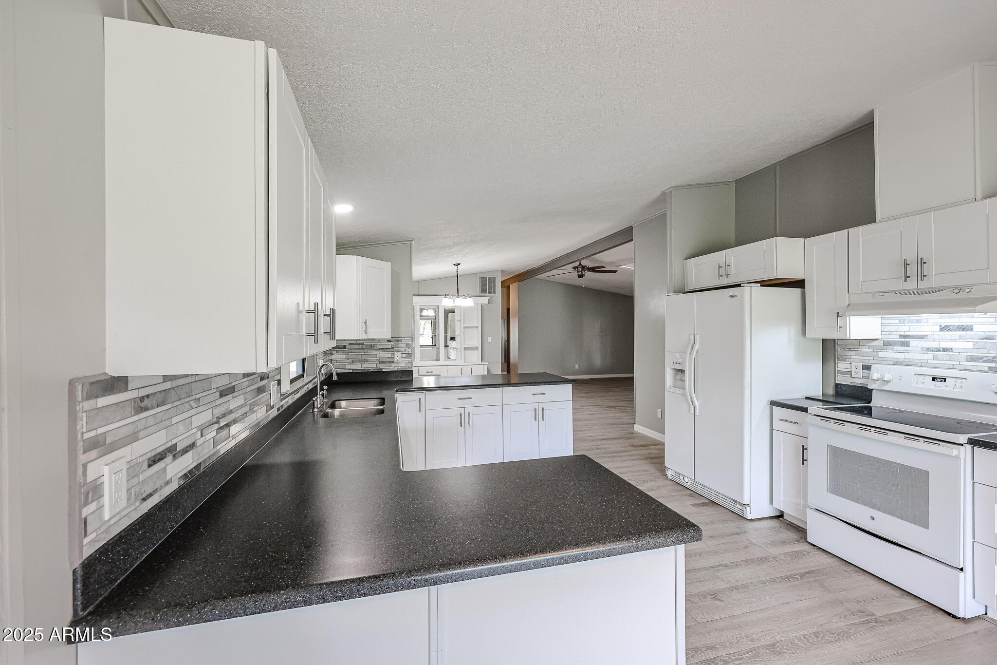 3901 E PINNACLE PEAK Road, 406