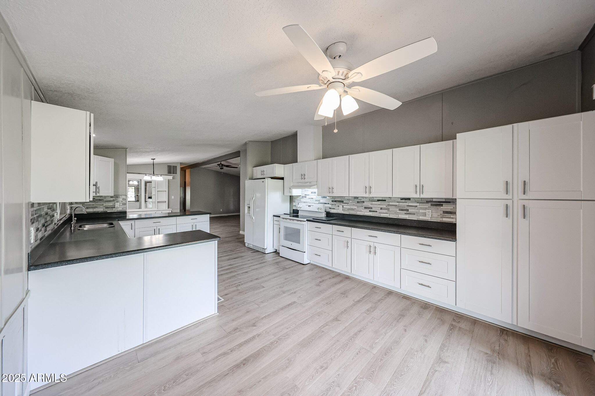 3901 E PINNACLE PEAK Road, 406