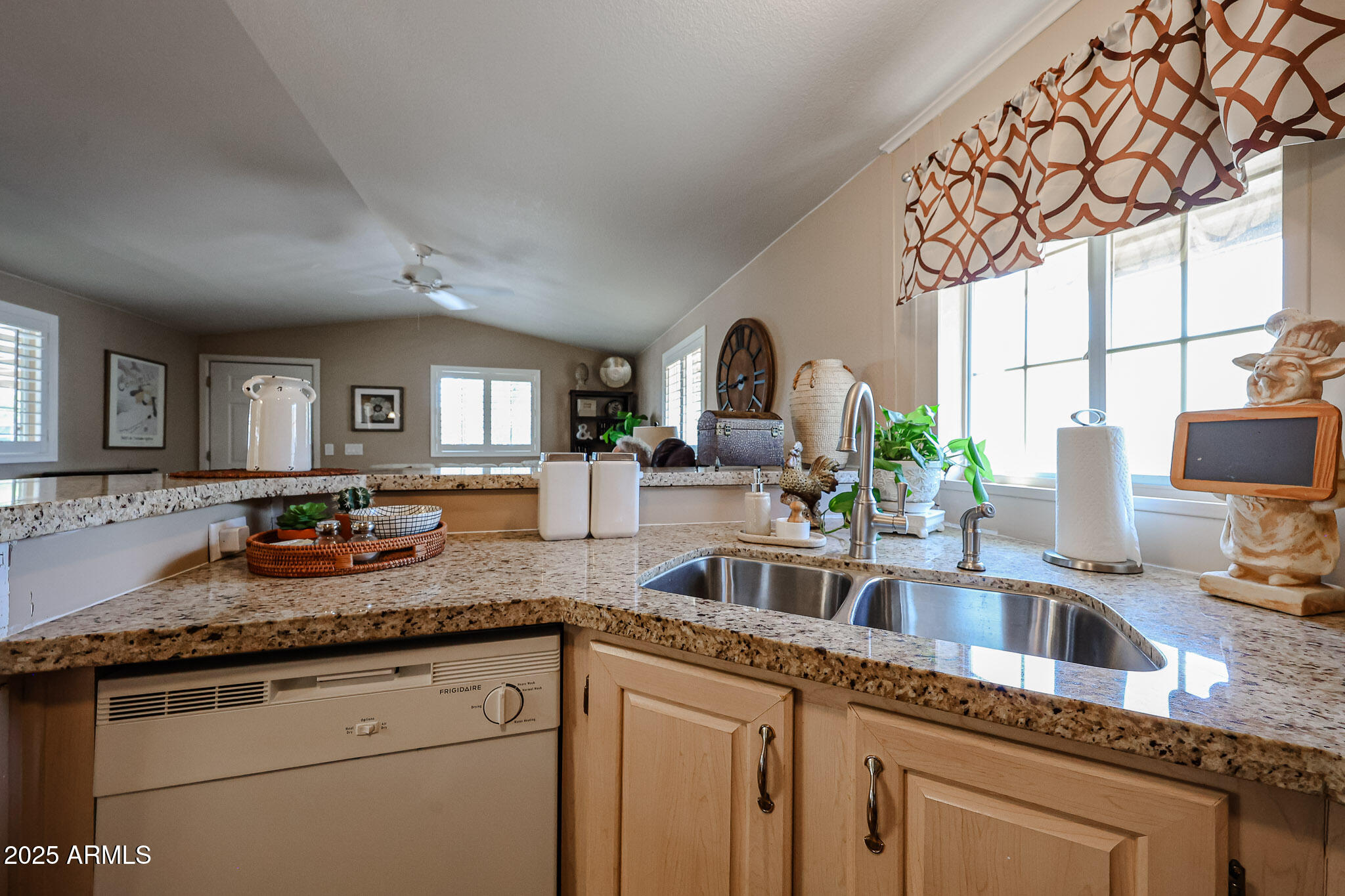 3901 E PINNACLE PEAK Road, 140