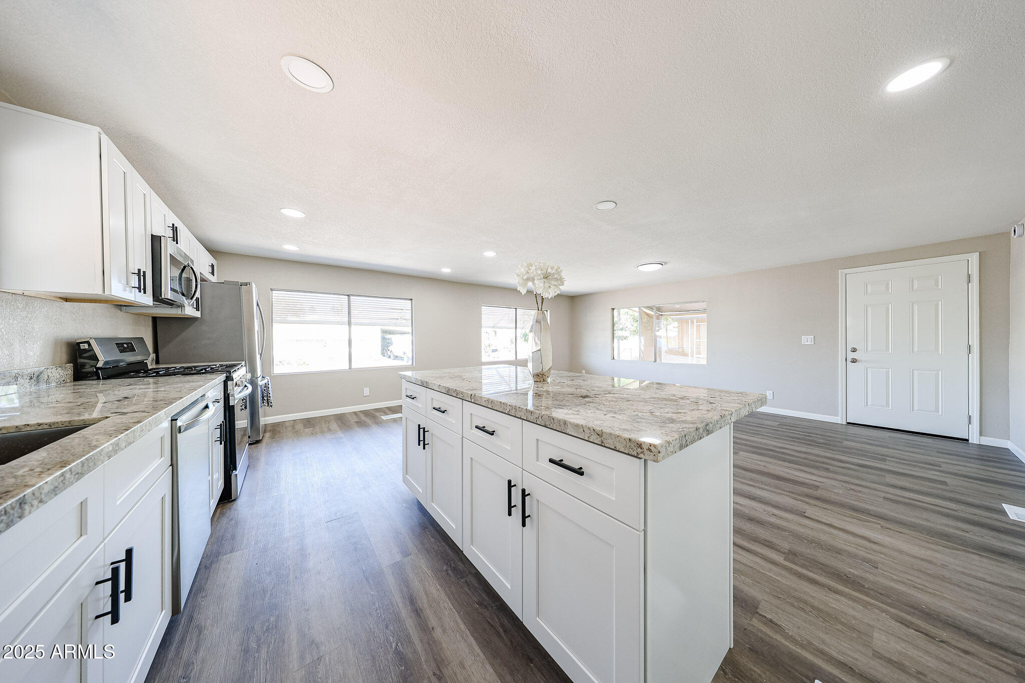 2650 W UNION HILLS Drive, 169