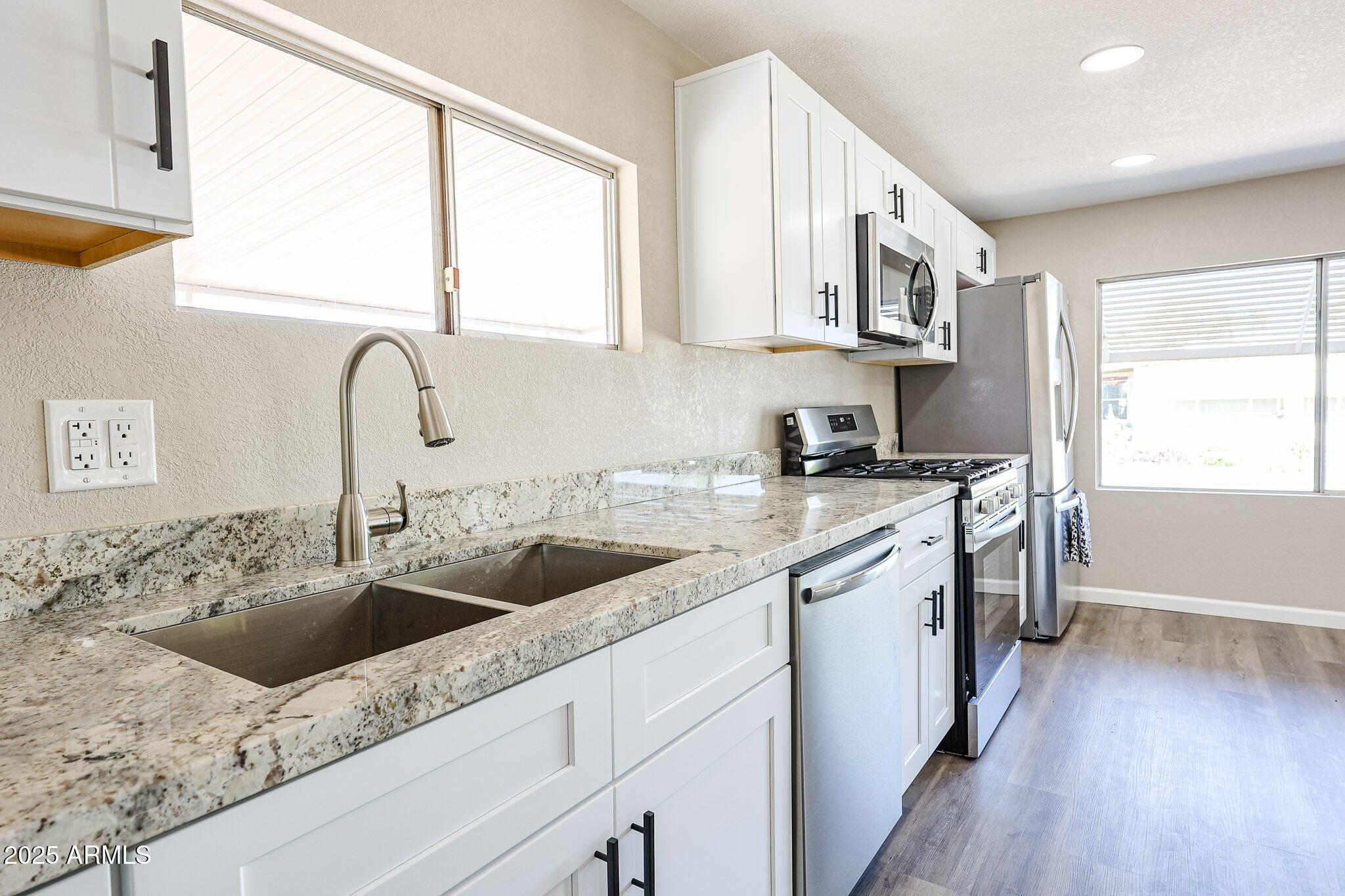 2650 W UNION HILLS Drive, 169