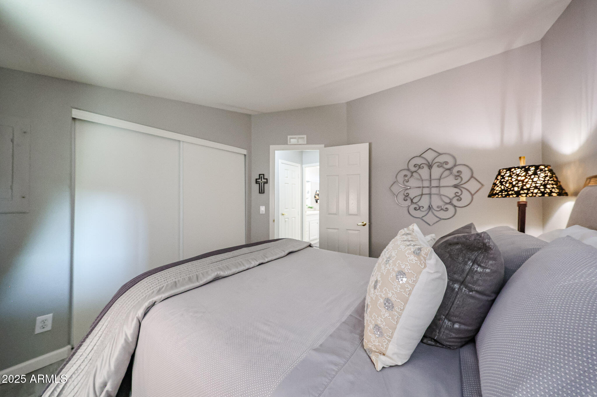 3901 E PINNACLE PEAK Road, 284