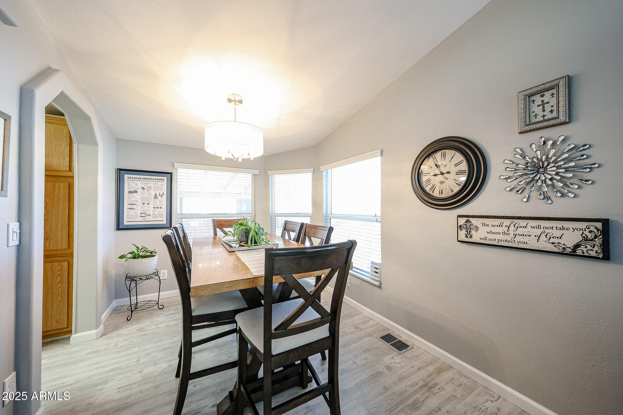 3901 E PINNACLE PEAK Road, 284