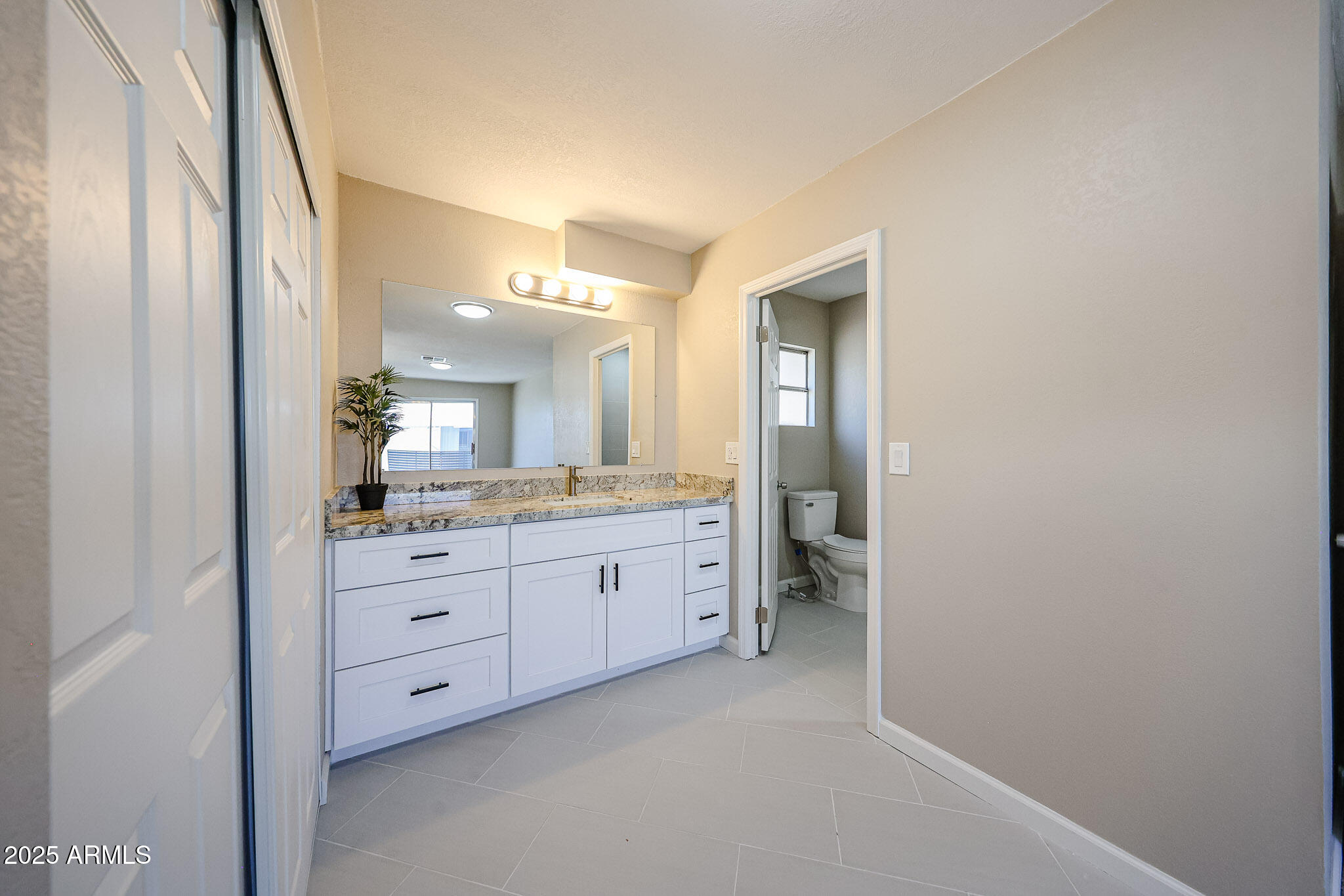 2650 W UNION HILLS Drive, 257