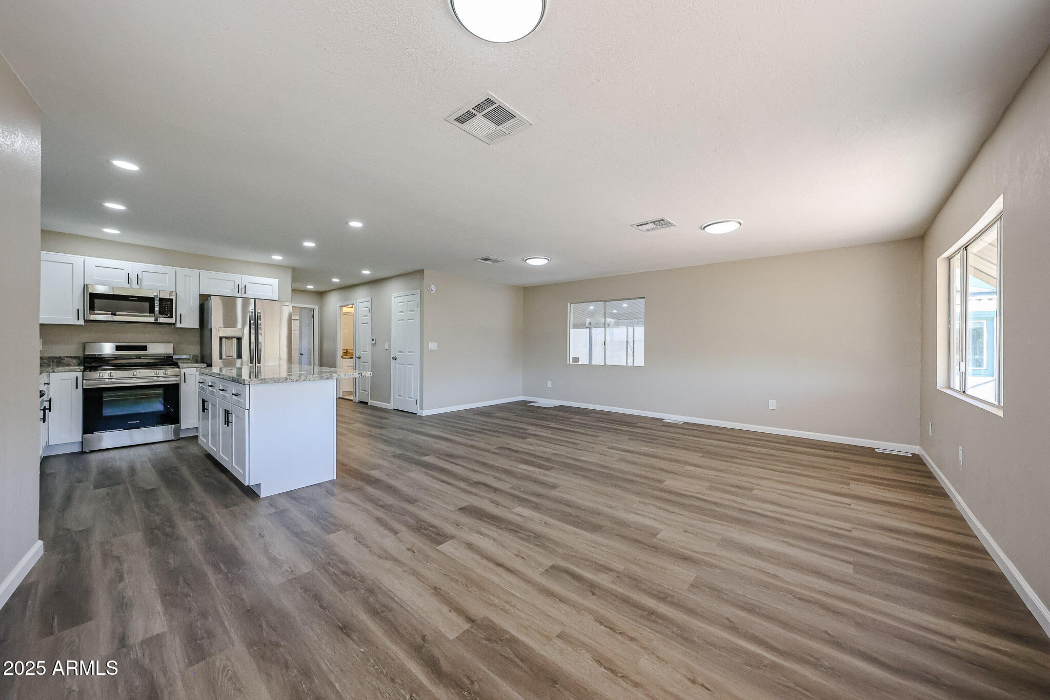 2650 W UNION HILLS Drive, 257