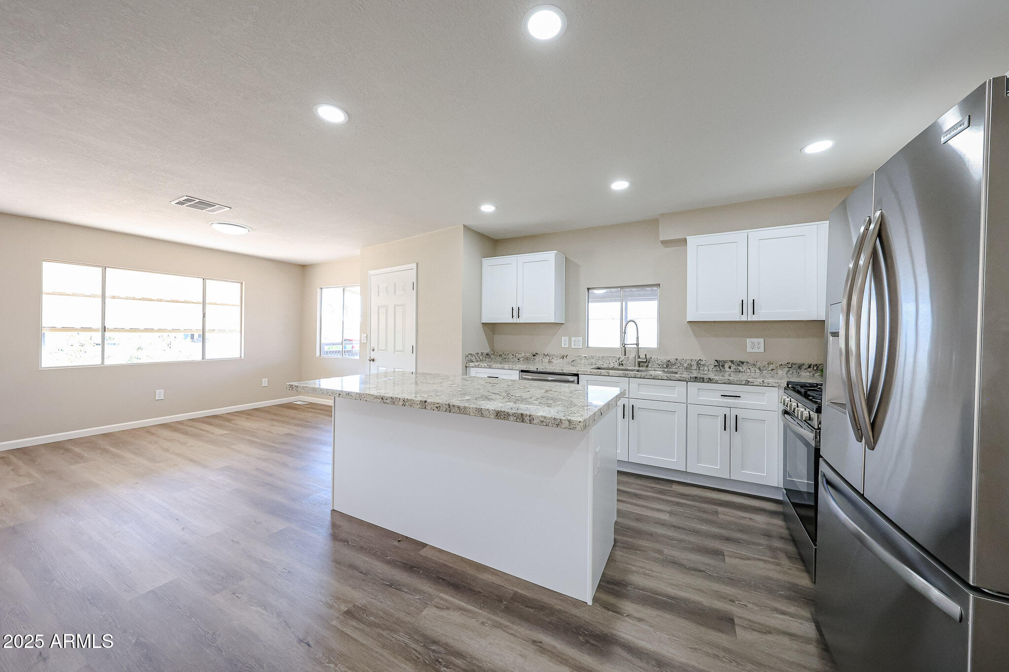 2650 W UNION HILLS Drive, 257