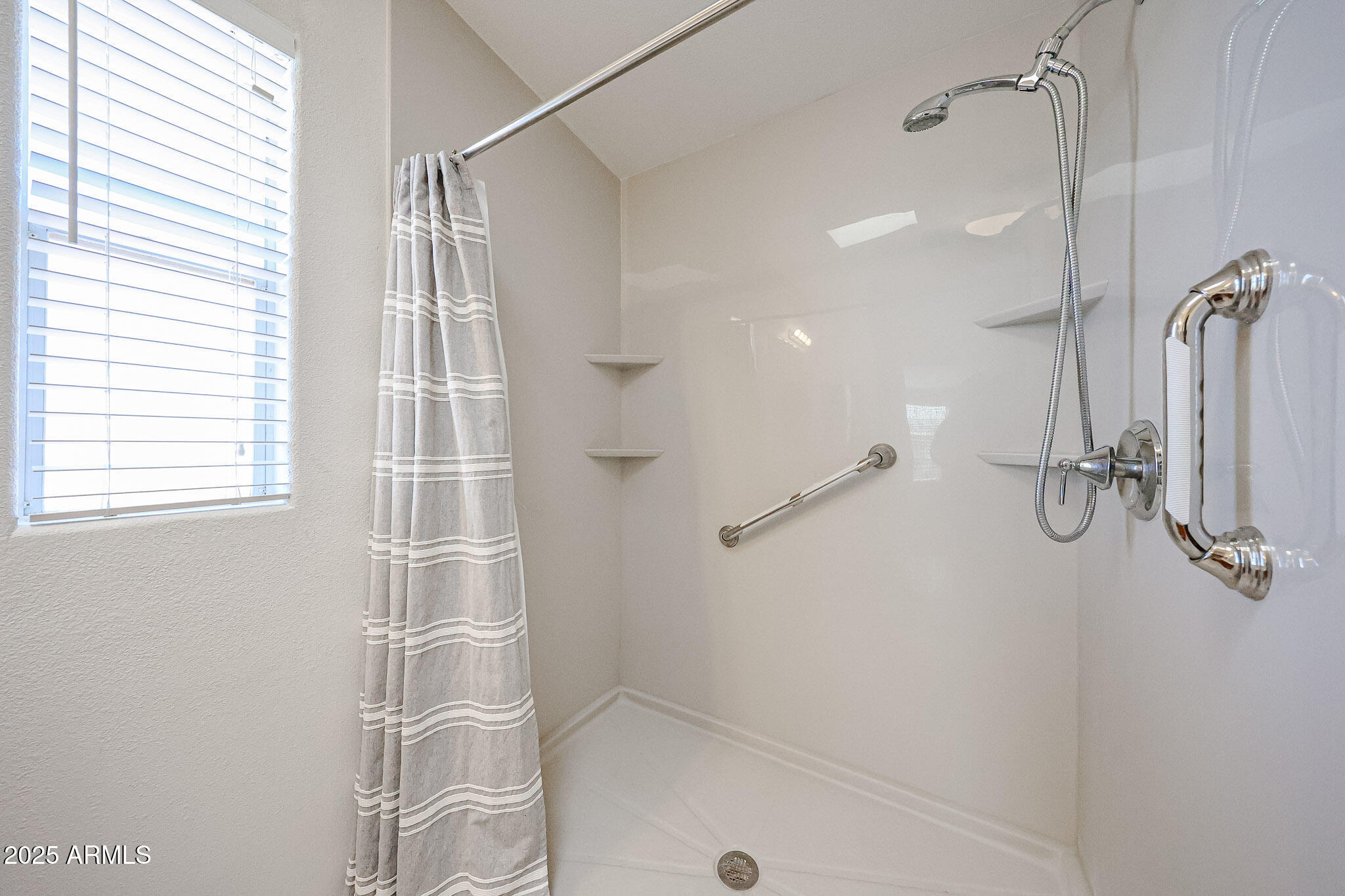 3901 E PINNACLE PEAK Road, 83