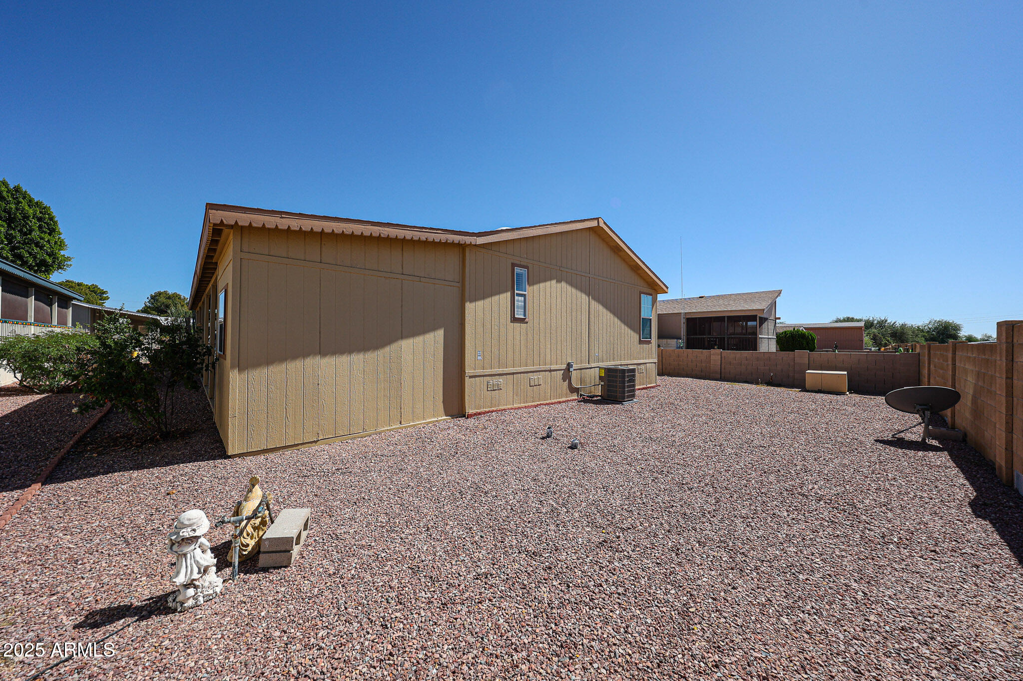 3901 E PINNACLE PEAK Road, 83