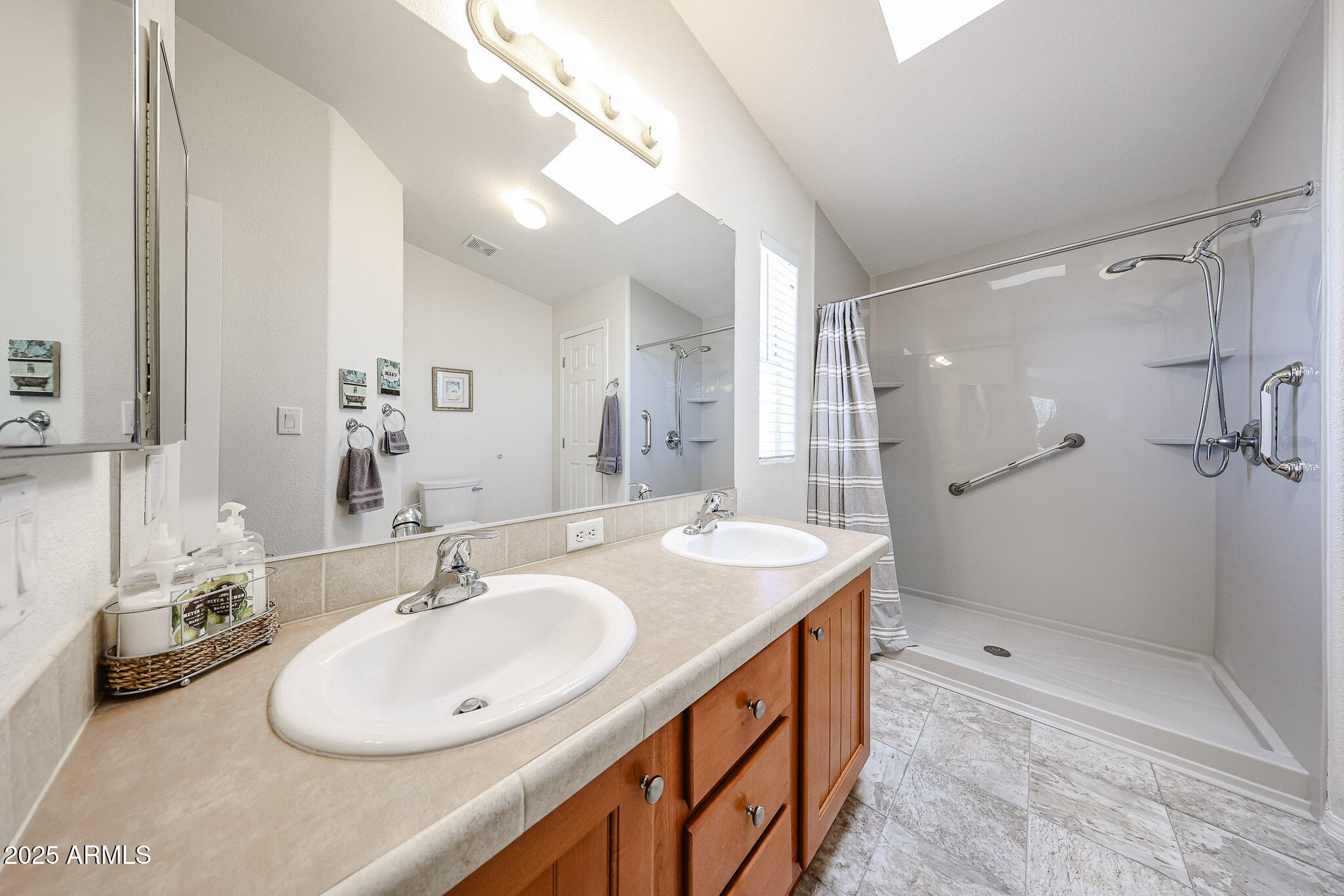 3901 E PINNACLE PEAK Road, 83