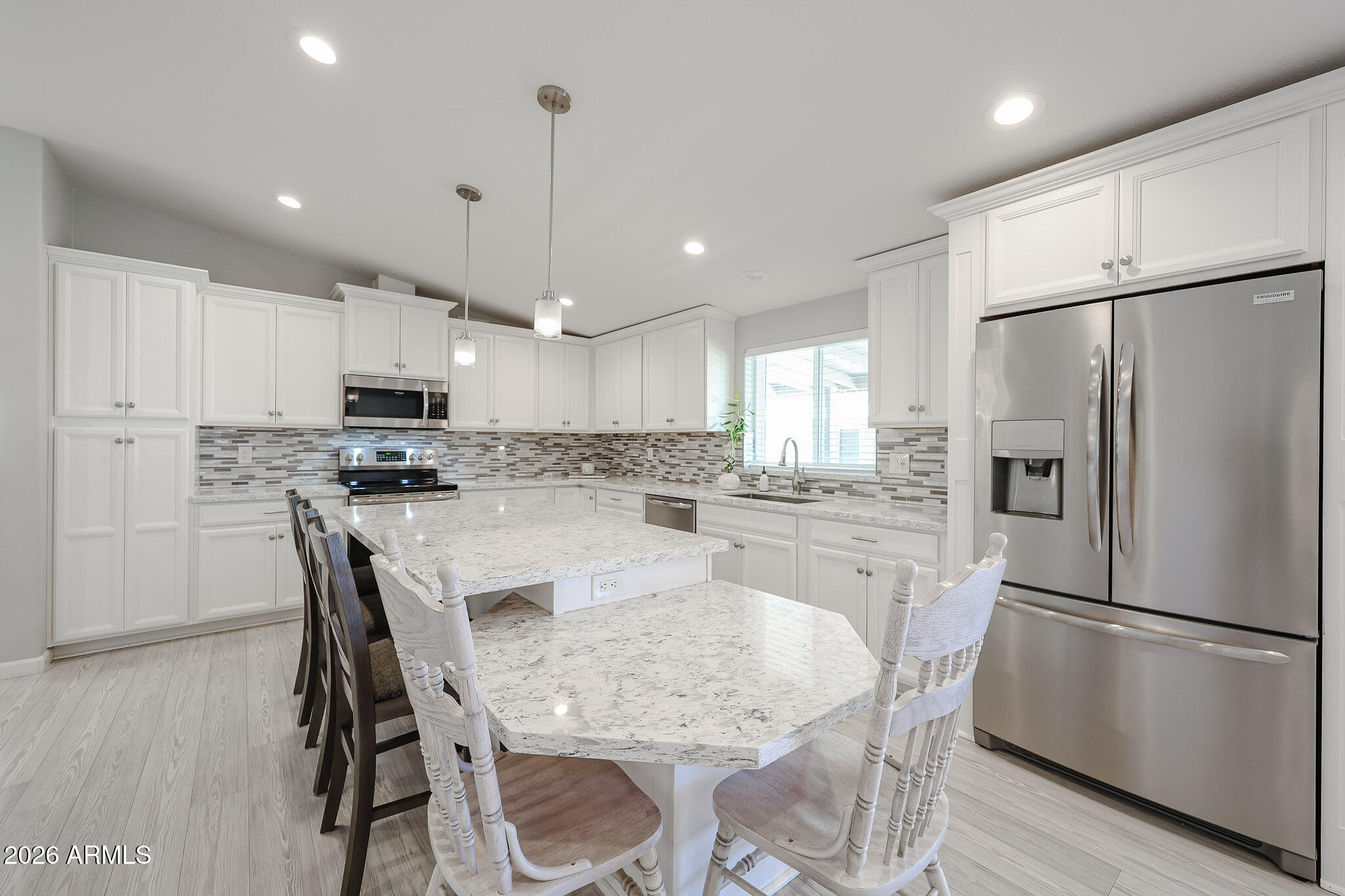 3901 E PINNACLE PEAK Road 275