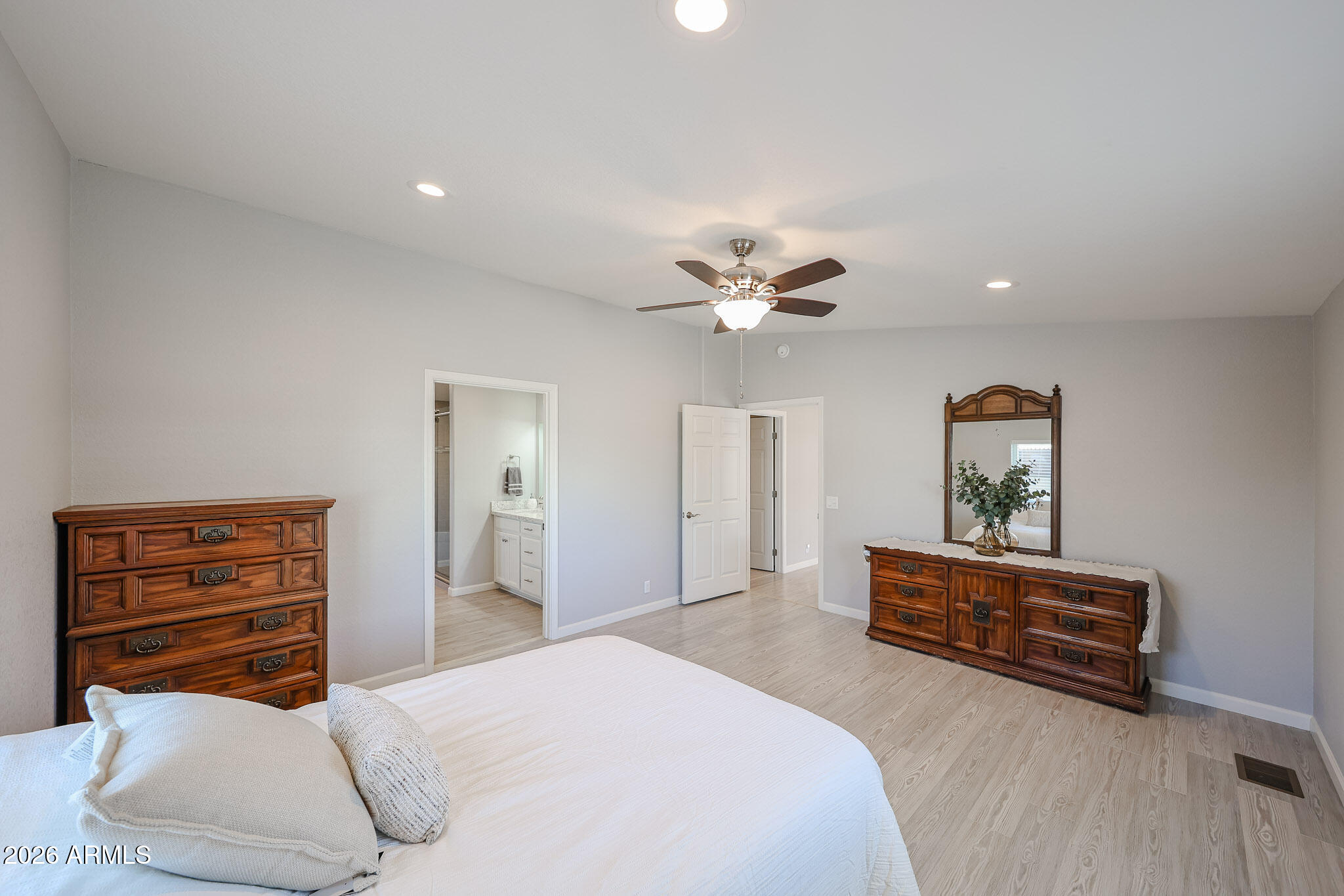 3901 E PINNACLE PEAK Road 275