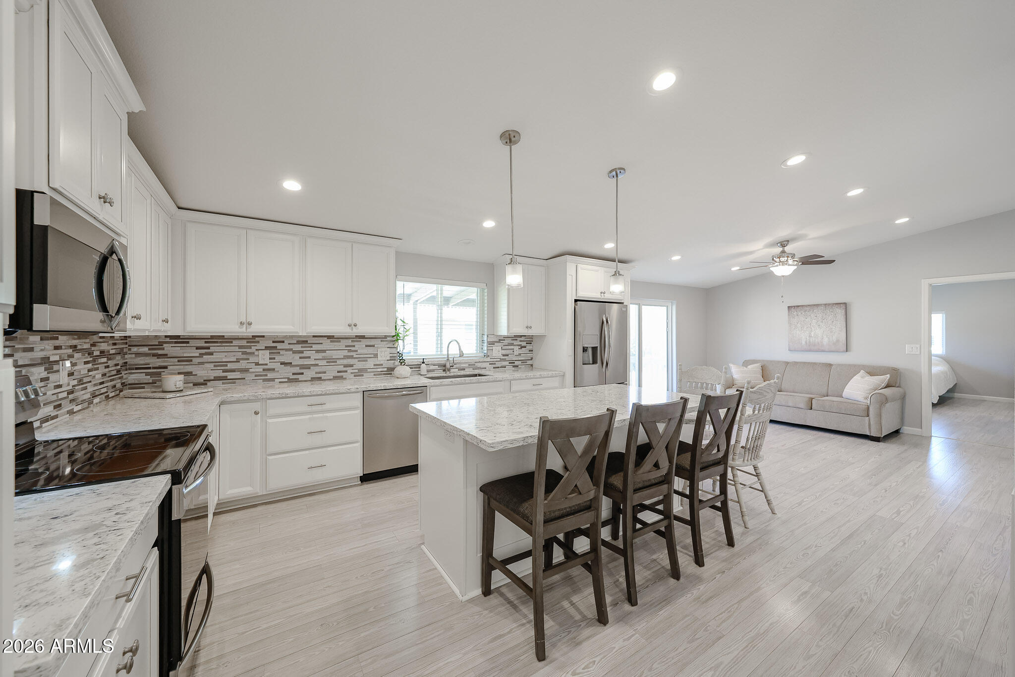 3901 E PINNACLE PEAK Road 275