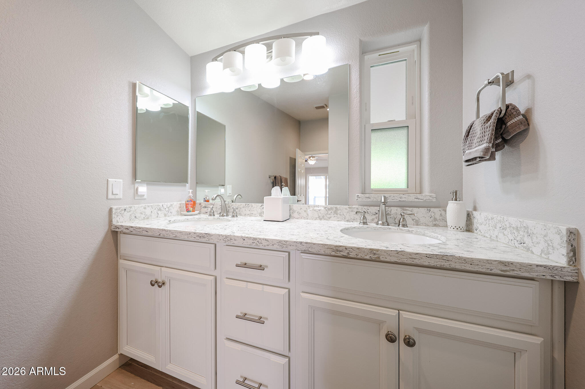 3901 E PINNACLE PEAK Road 275