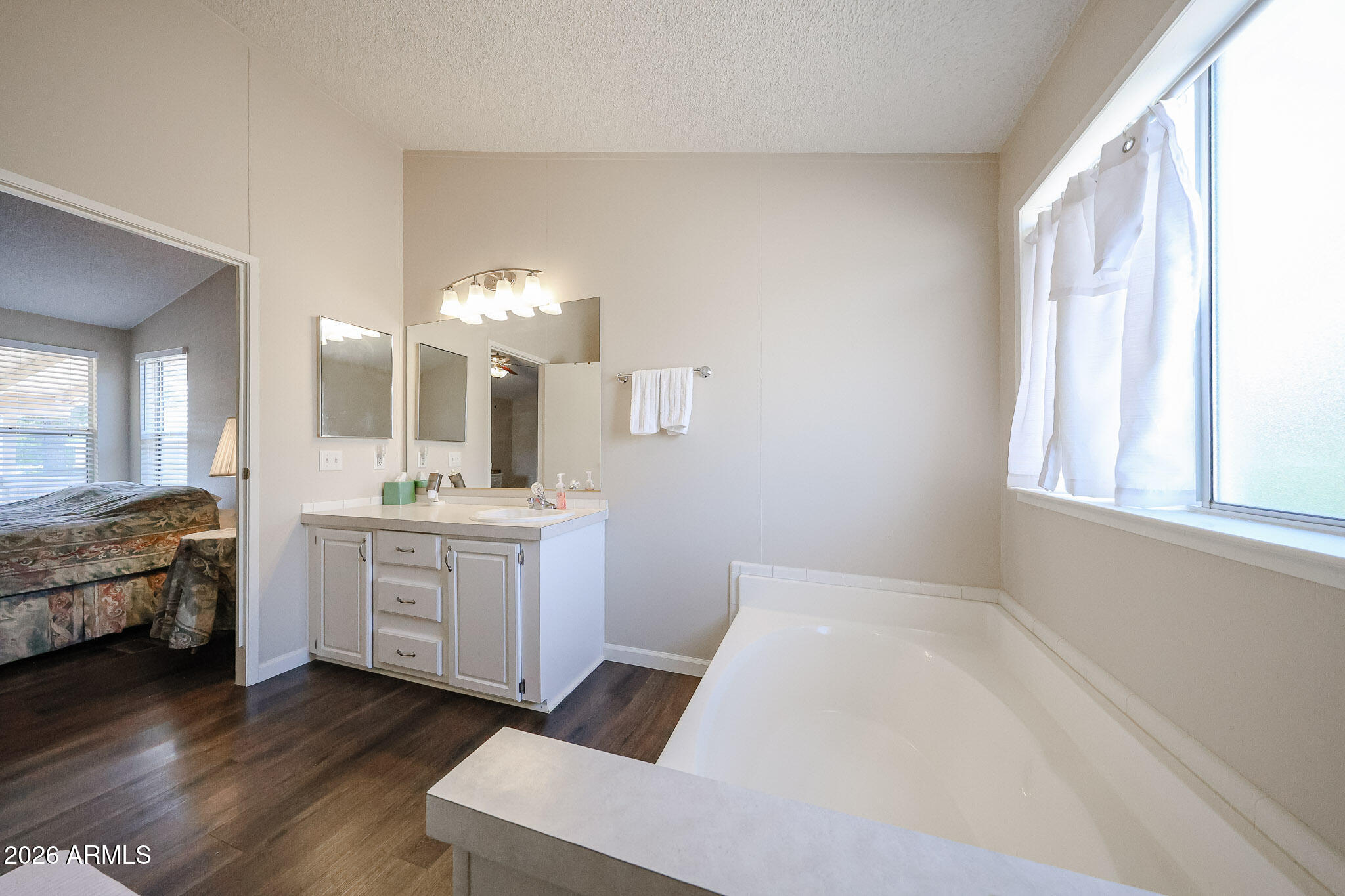 3901 E PINNACLE PEAK Road 355